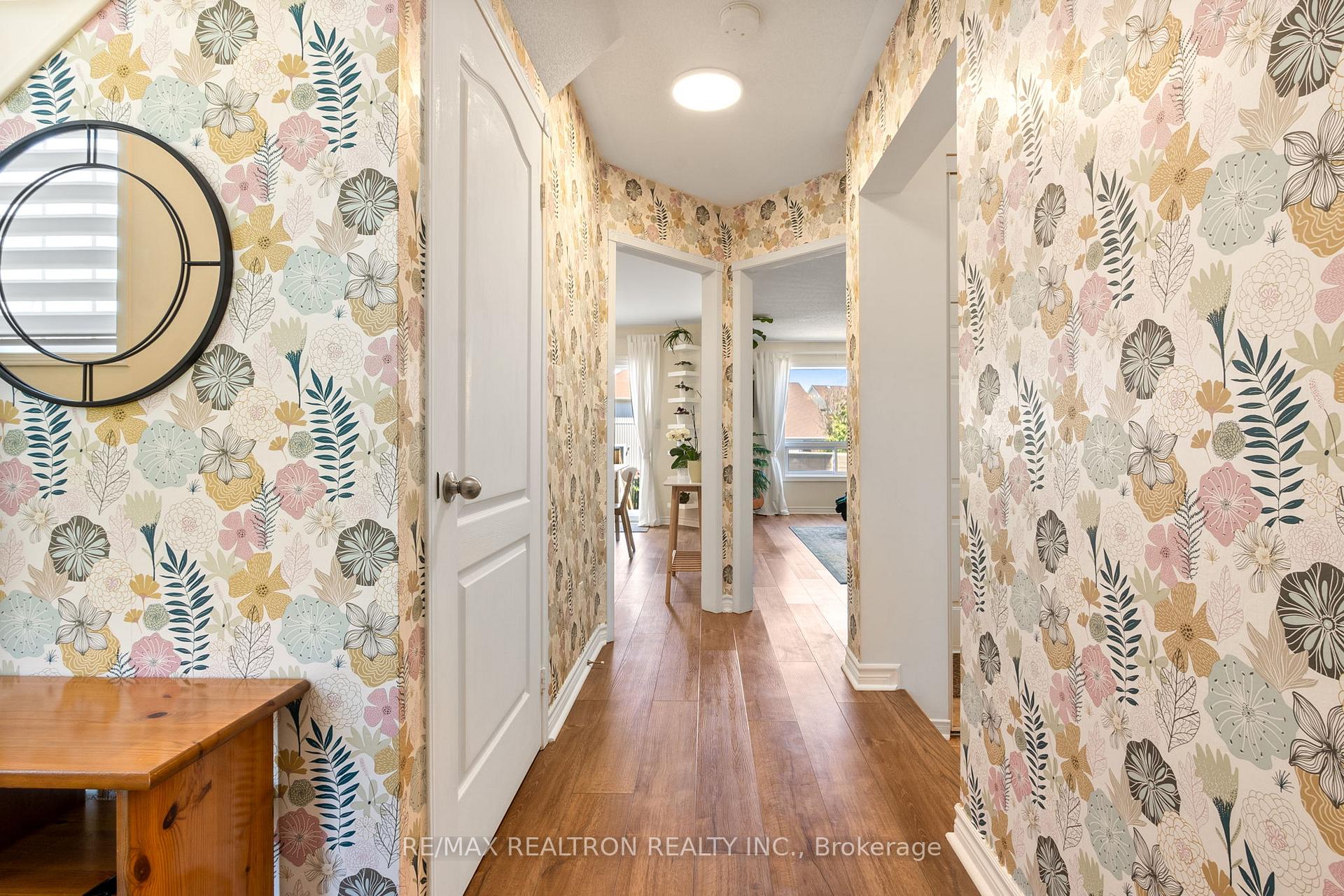 Photo 5 of 1308 Ashgrove Crescent, Oshawa, Pinecrest — HOMEH