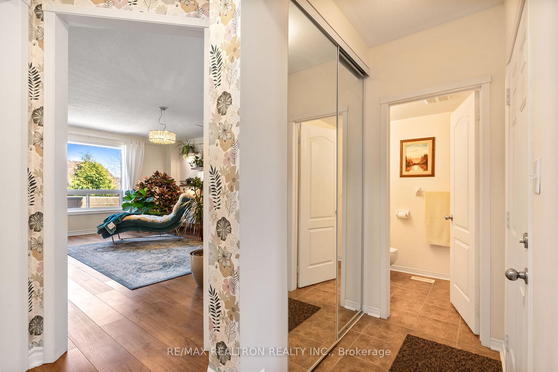 Photo 6 of 1308 Ashgrove Crescent, Oshawa, Pinecrest — HOMEH