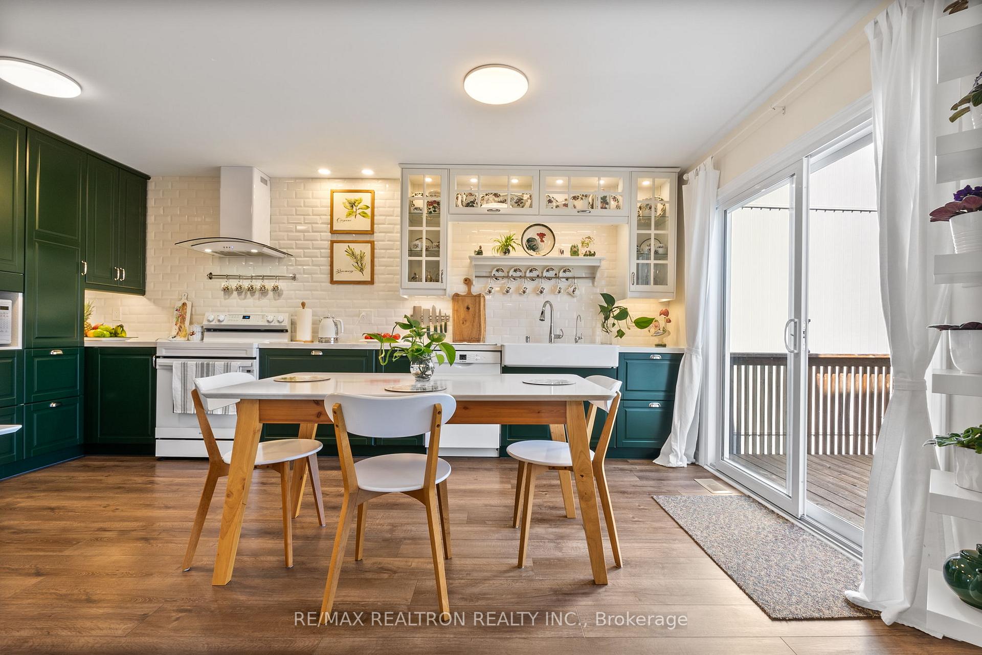 Photo 9 of 1308 Ashgrove Crescent, Oshawa, Pinecrest — HOMEH