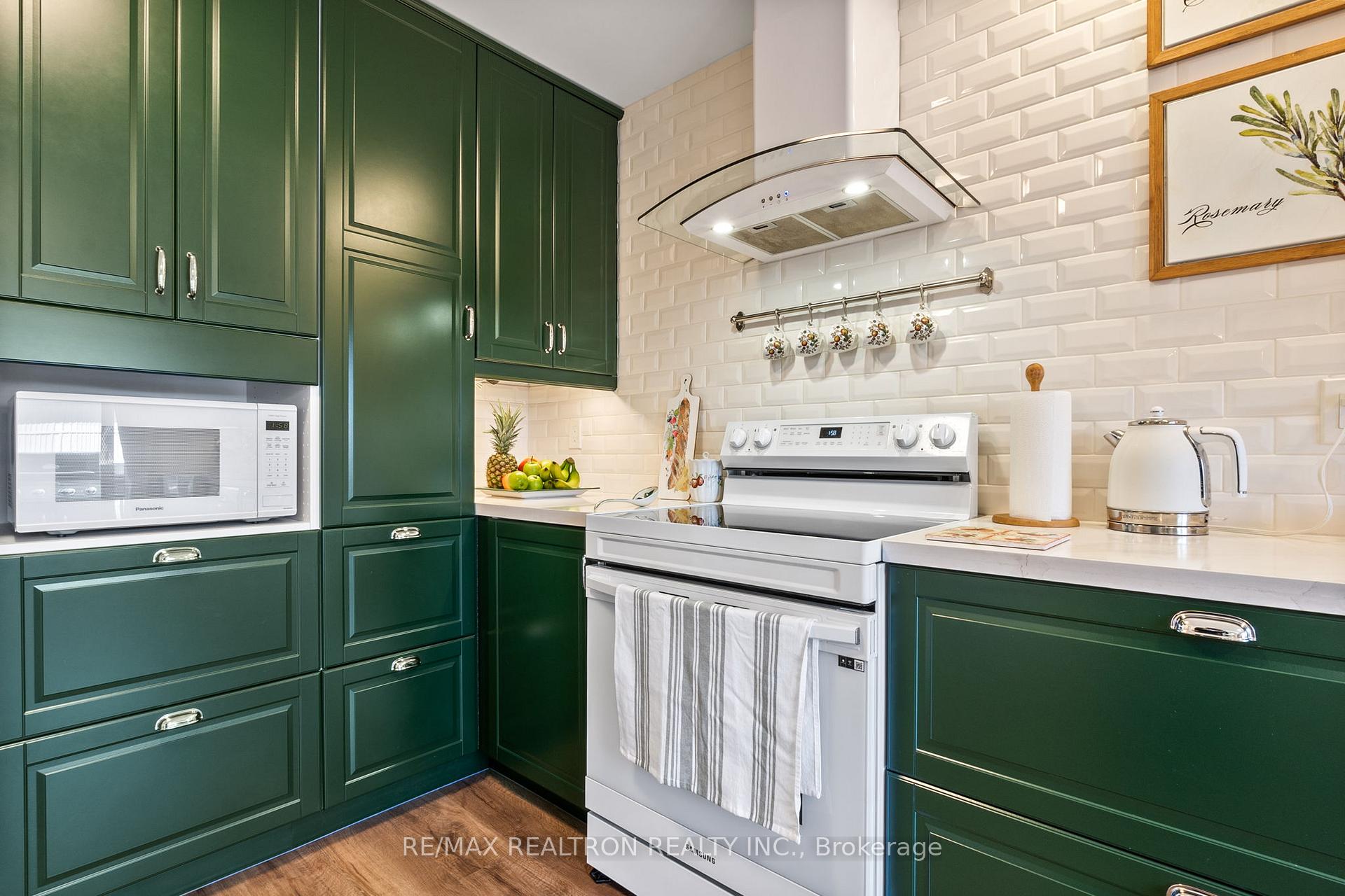 Photo 15 of 1308 Ashgrove Crescent, Oshawa, Pinecrest — HOMEH