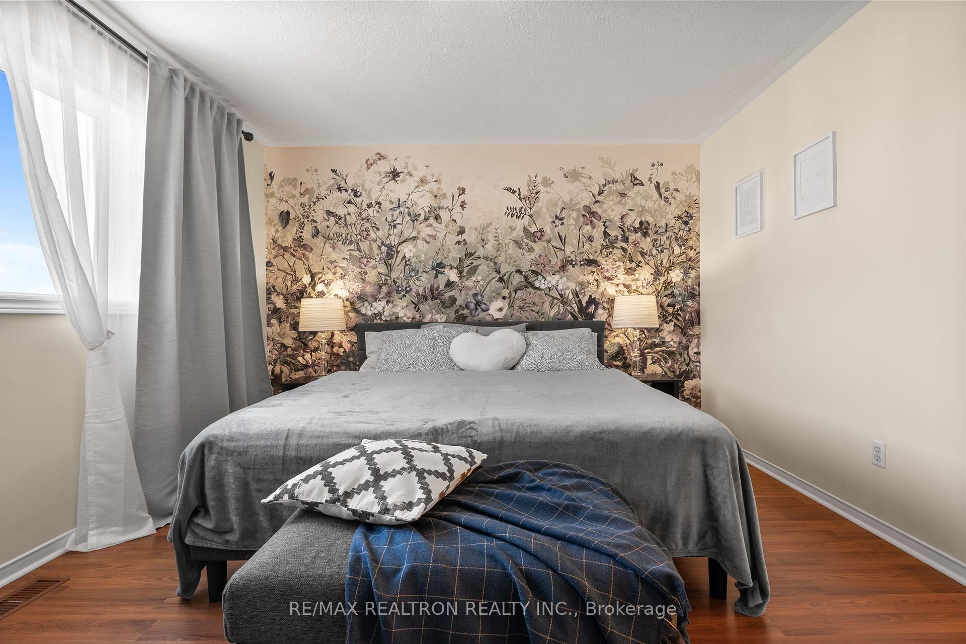 Photo 24 of 1308 Ashgrove Crescent, Oshawa, Pinecrest — HOMEH