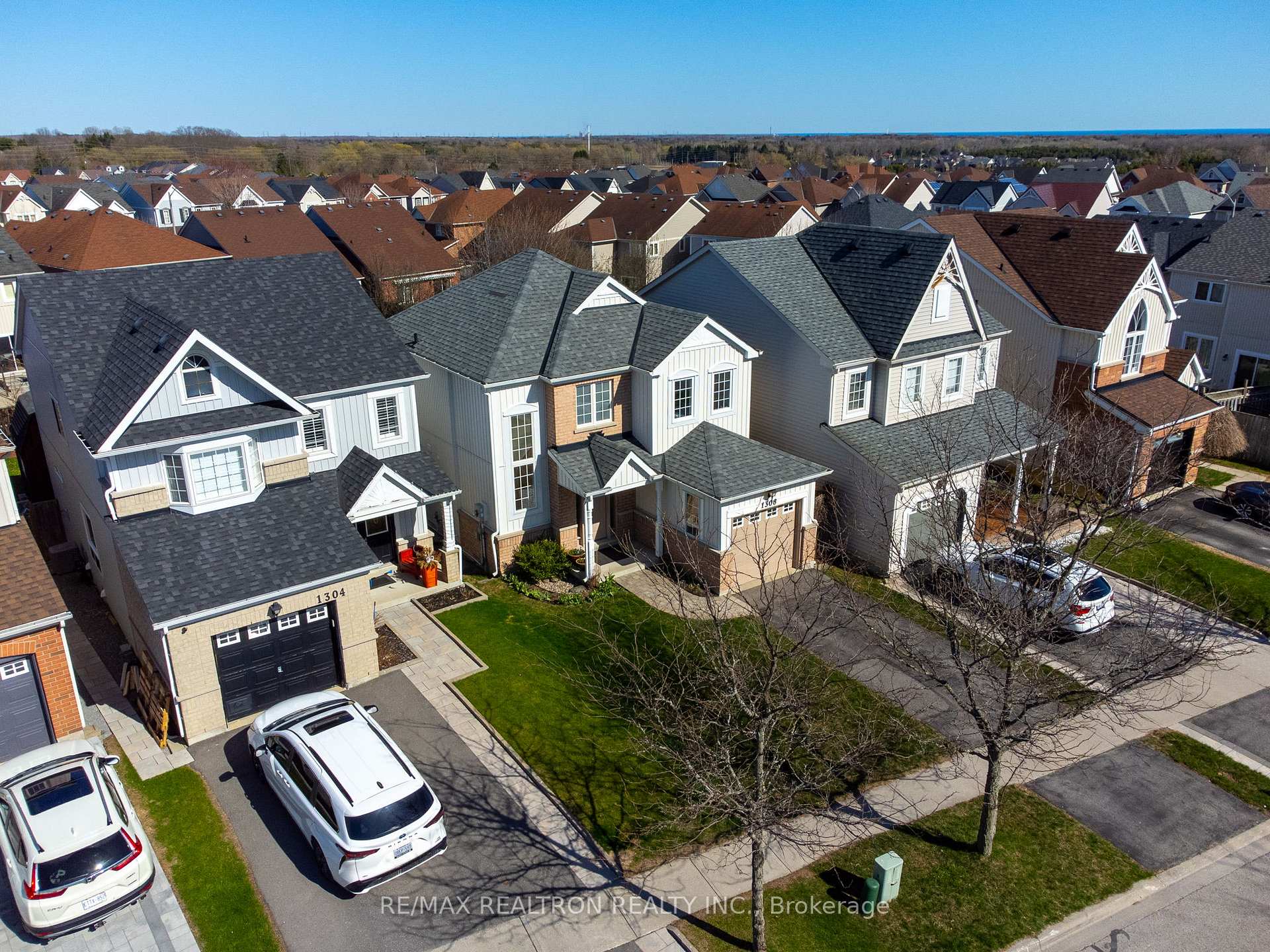 Photo 44 of 1308 Ashgrove Crescent, Oshawa, Pinecrest — HOMEH