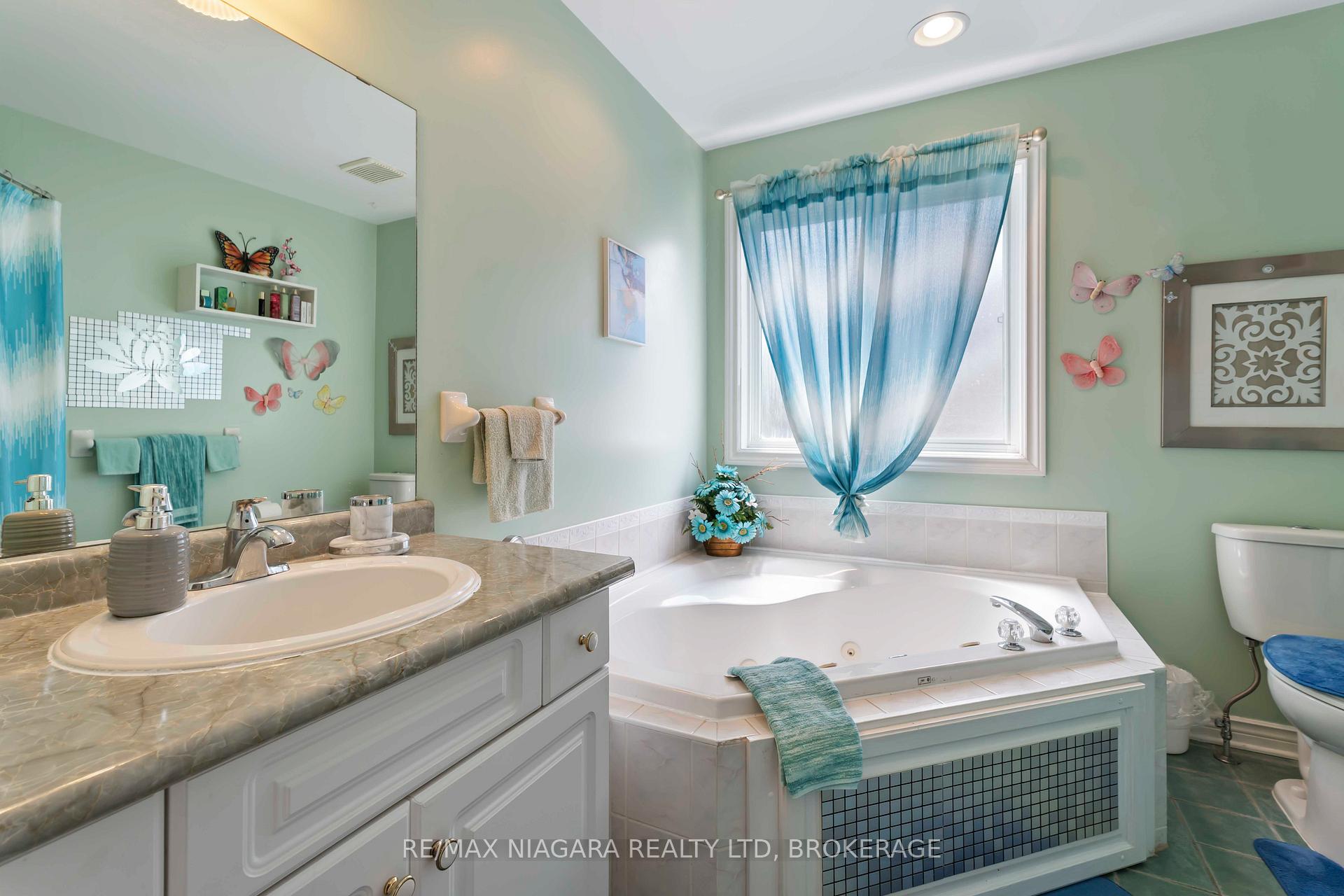 Photo 7 of 7989 Harvest Crescent, Niagara Falls, Ascot — HOMEH