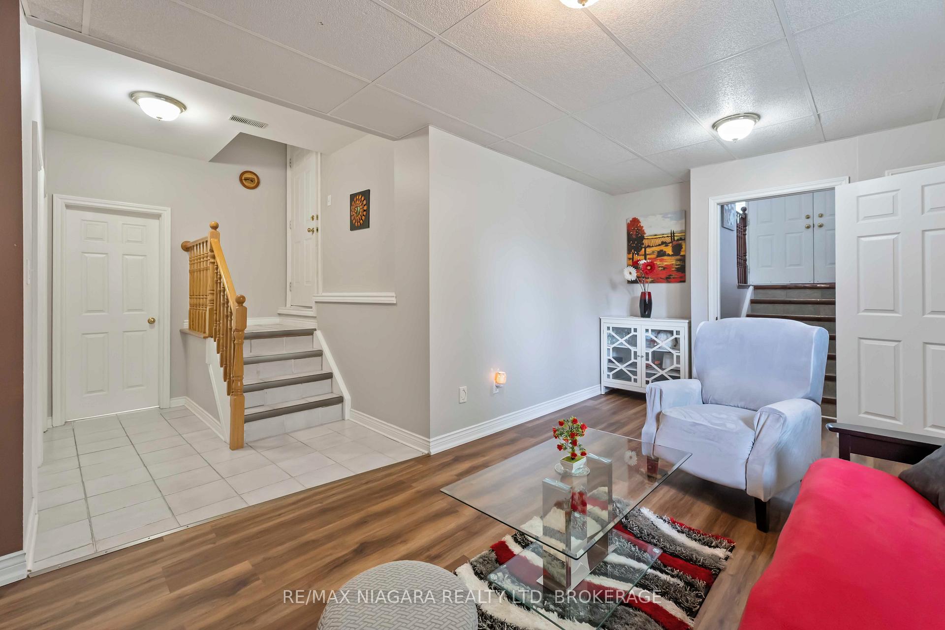 Photo 11 of 7989 Harvest Crescent, Niagara Falls, Ascot — HOMEH