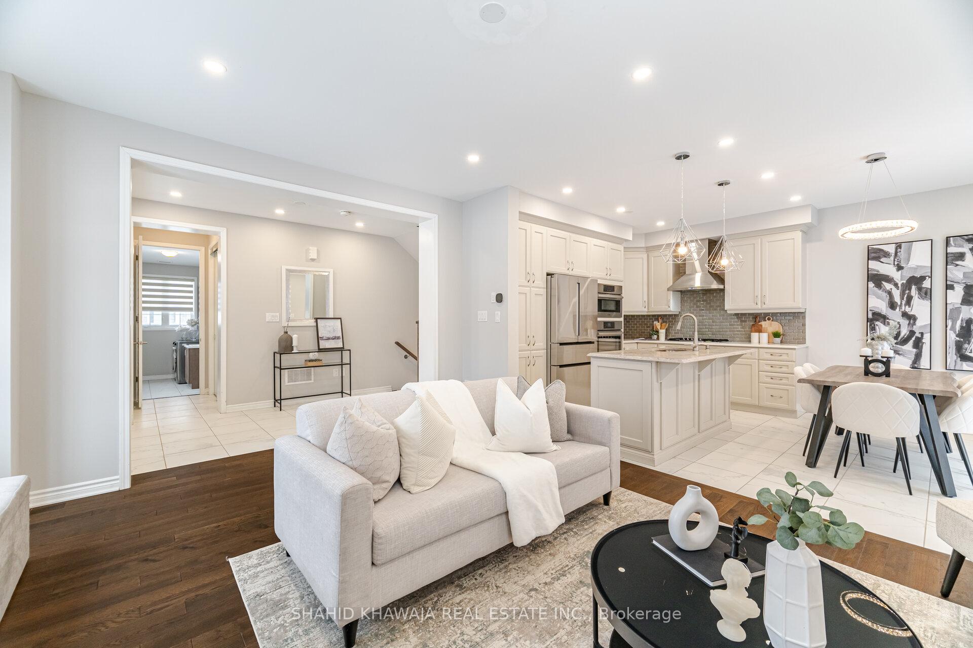 Photo 11 of 1350 Lobelia Crescent, Milton, Walker — HOMEH