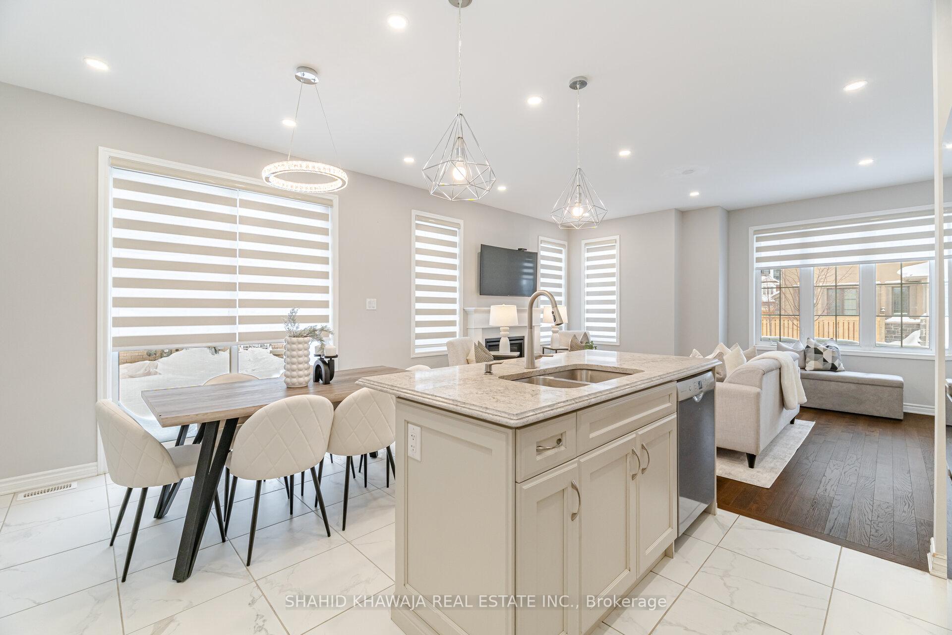 Photo 12 of 1350 Lobelia Crescent, Milton, Walker — HOMEH