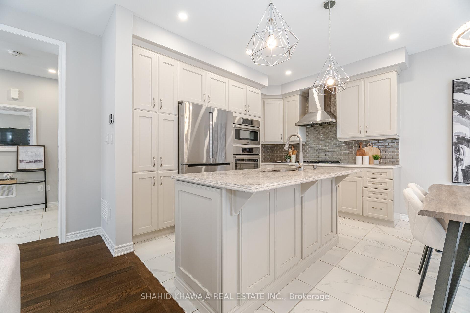 Photo 13 of 1350 Lobelia Crescent, Milton, Walker — HOMEH