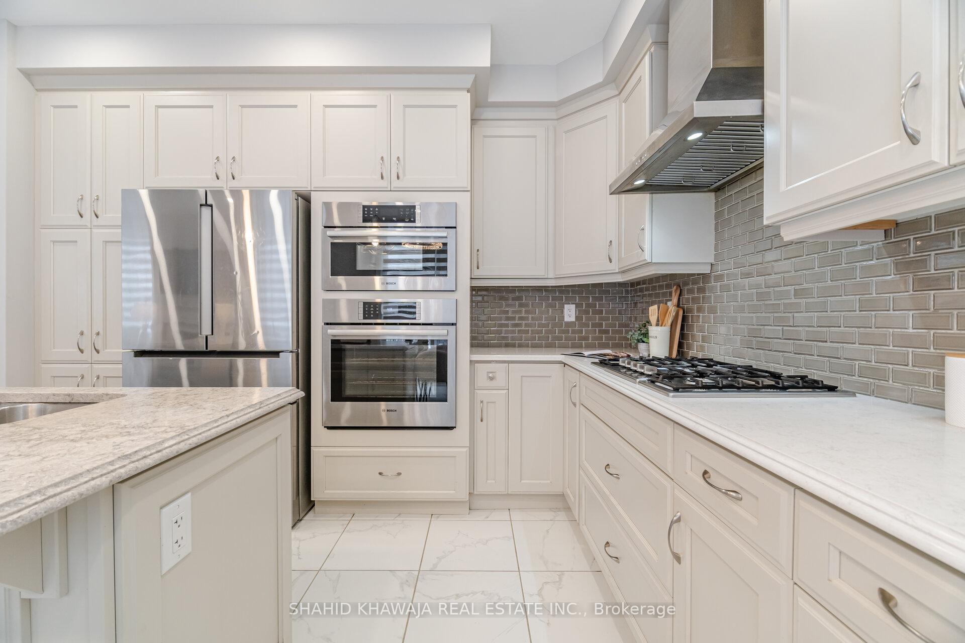 Photo 14 of 1350 Lobelia Crescent, Milton, Walker — HOMEH