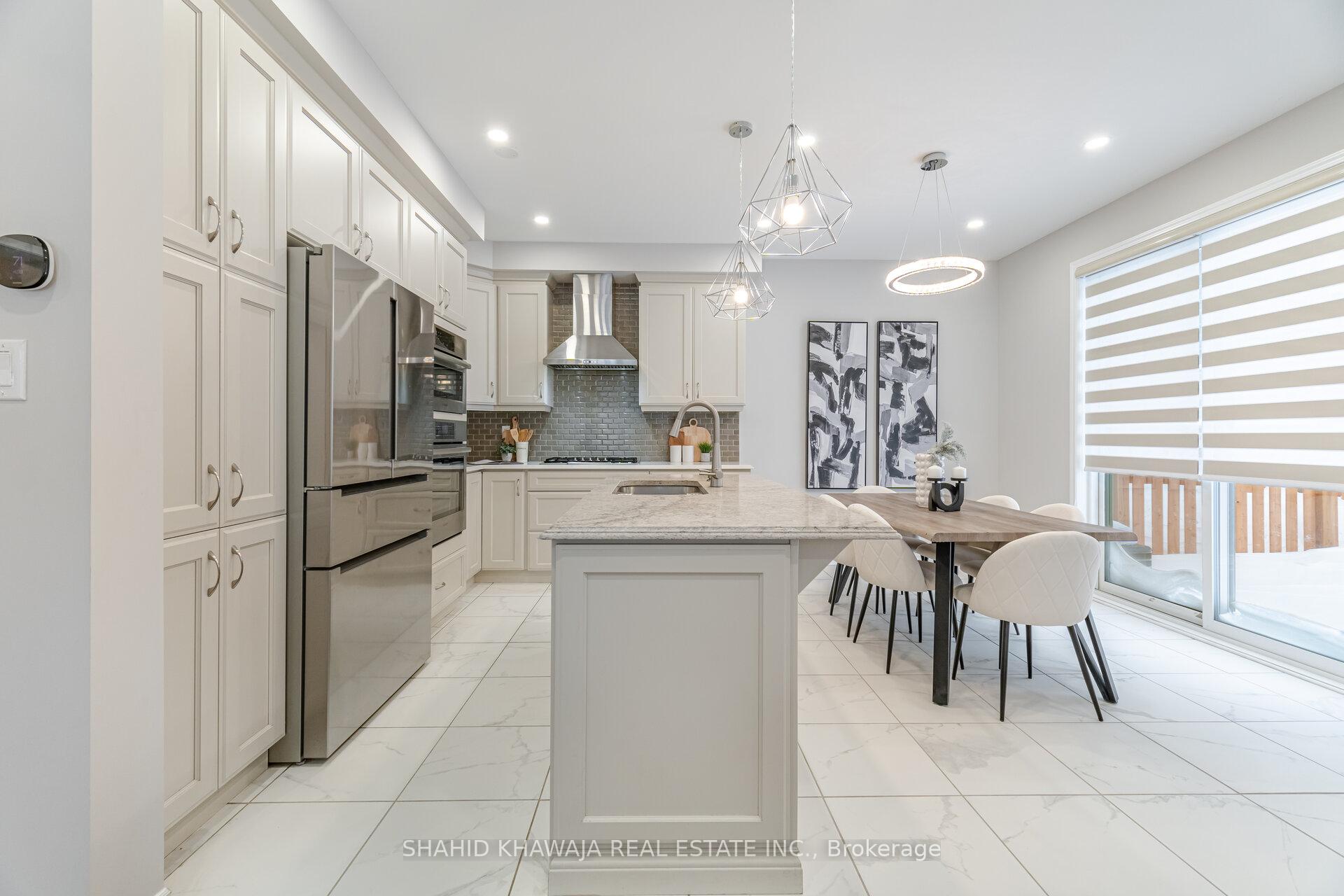 Photo 16 of 1350 Lobelia Crescent, Milton, Walker — HOMEH