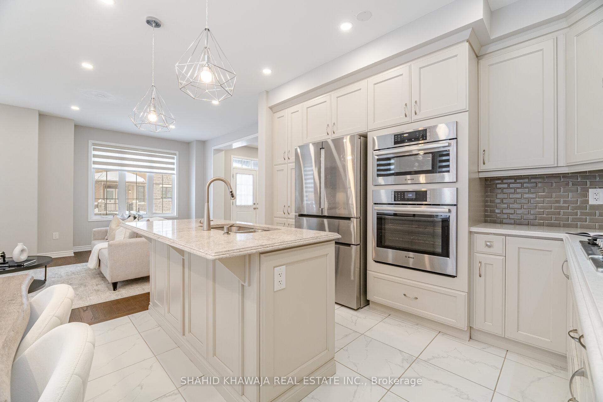 Photo 17 of 1350 Lobelia Crescent, Milton, Walker — HOMEH
