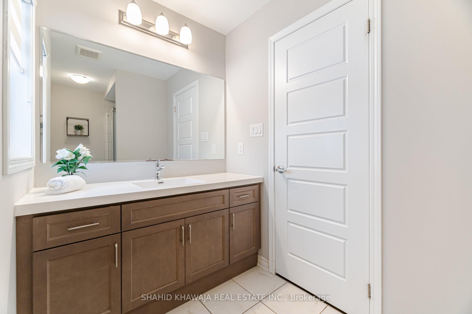 Photo 34 of 1350 Lobelia Crescent, Milton, Walker — HOMEH