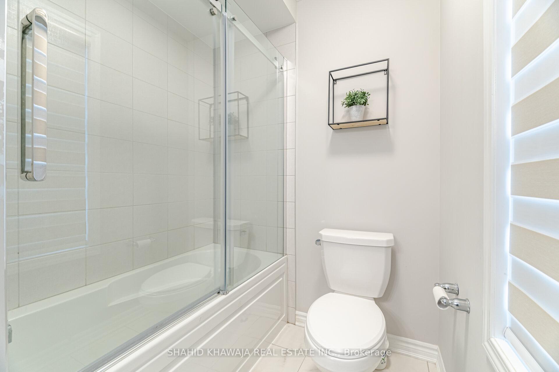 Photo 35 of 1350 Lobelia Crescent, Milton, Walker — HOMEH