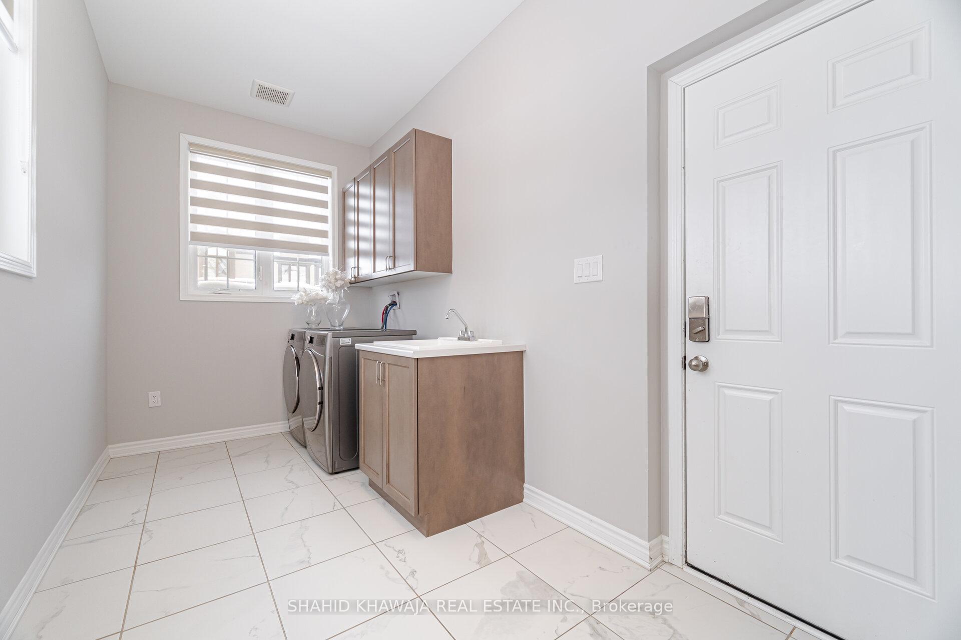 Photo 39 of 1350 Lobelia Crescent, Milton, Walker — HOMEH
