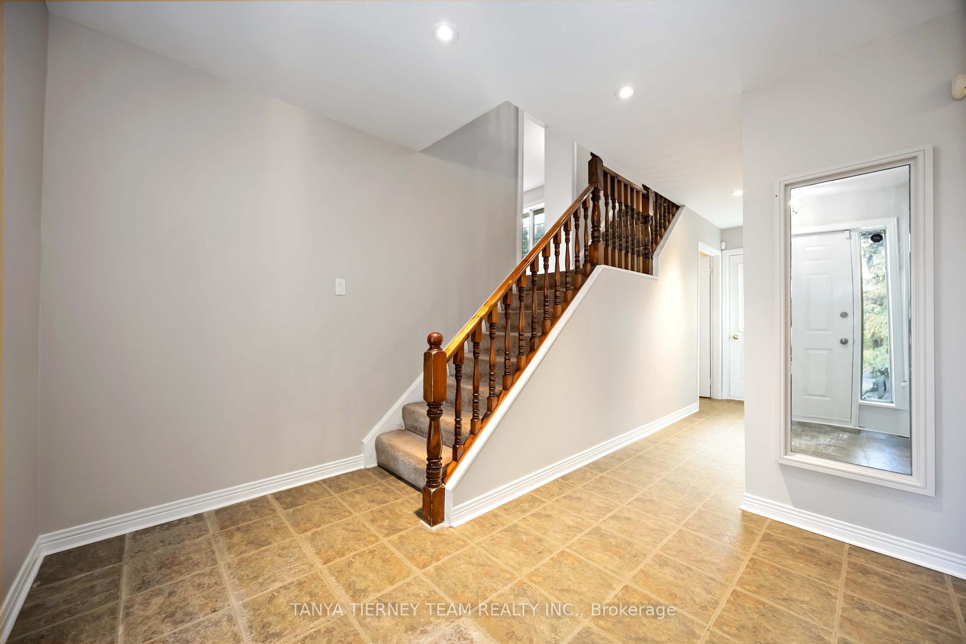 Photo 5 of 1862 Pinegrove Avenue, Pickering, Highbush — HOMEH