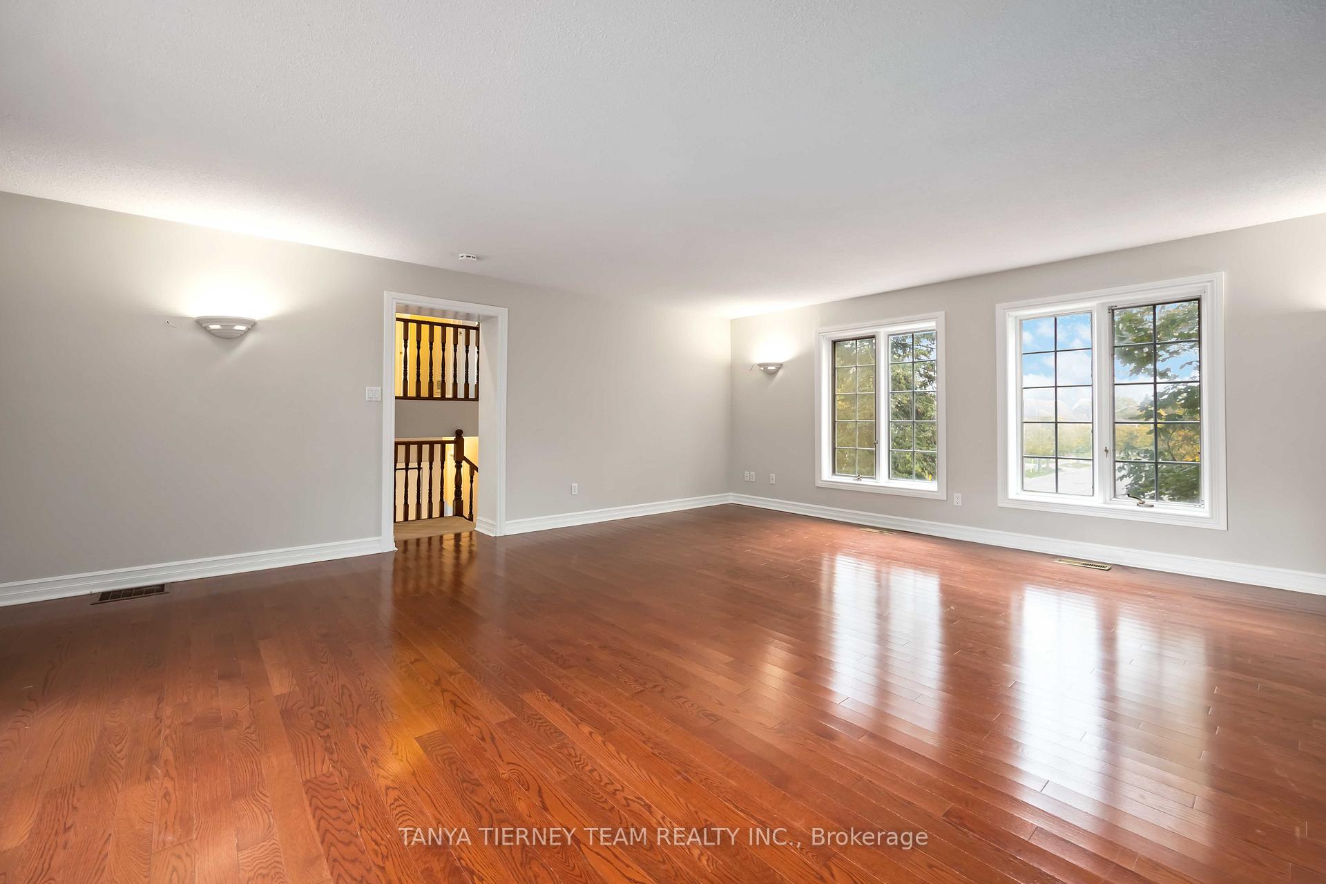 Photo 7 of 1862 Pinegrove Avenue, Pickering, Highbush — HOMEH