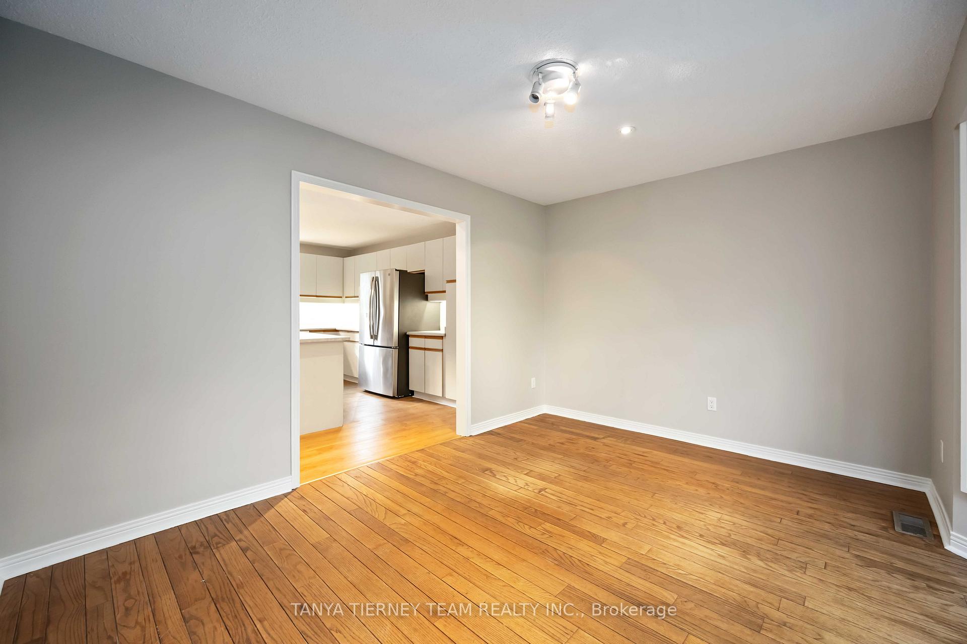 Photo 10 of 1862 Pinegrove Avenue, Pickering, Highbush — HOMEH