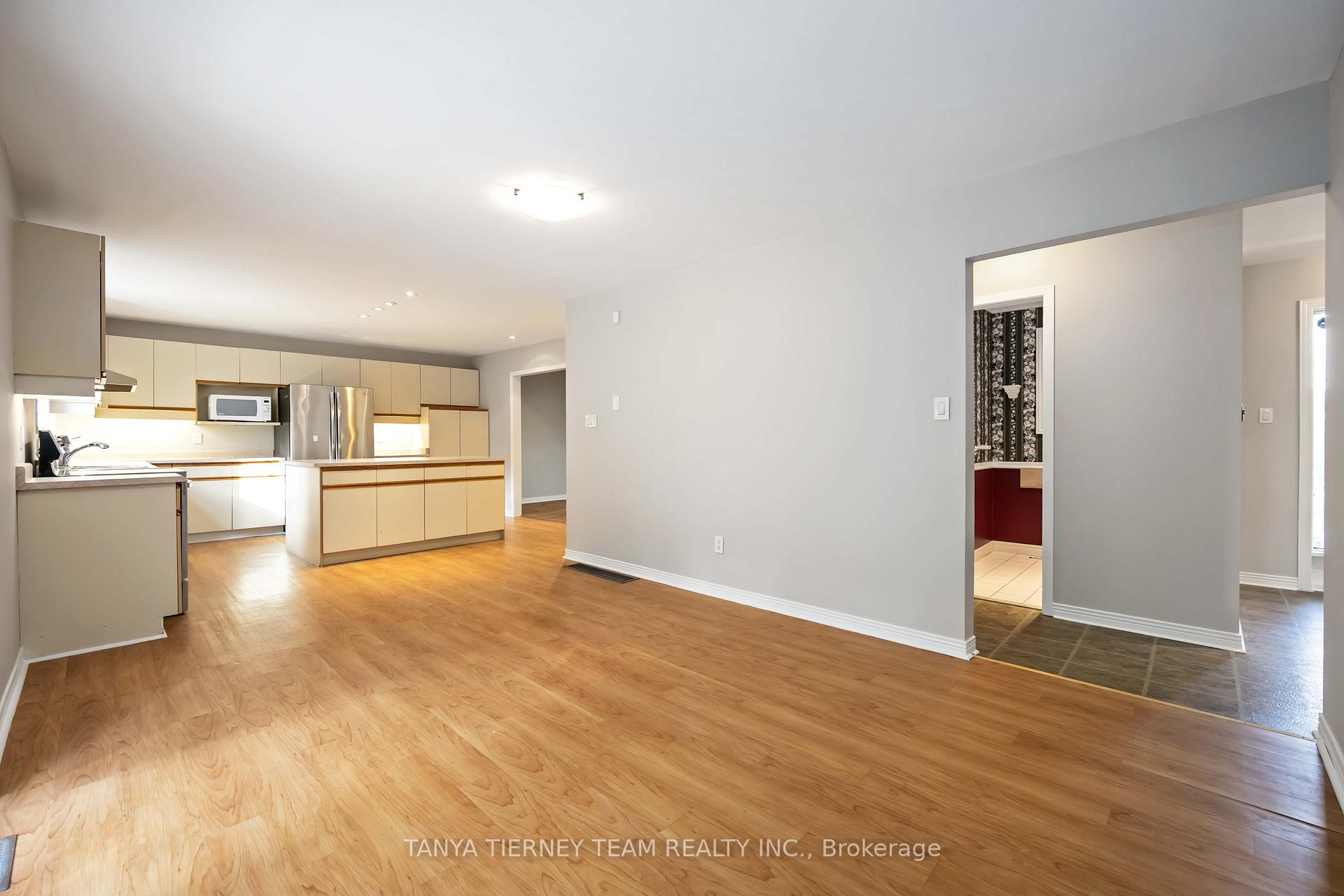 Photo 12 of 1862 Pinegrove Avenue, Pickering, Highbush — HOMEH