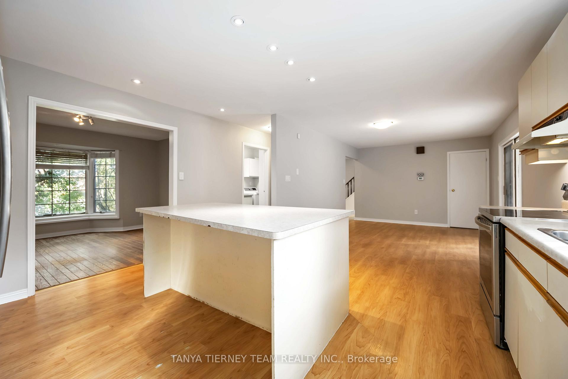 Photo 13 of 1862 Pinegrove Avenue, Pickering, Highbush — HOMEH