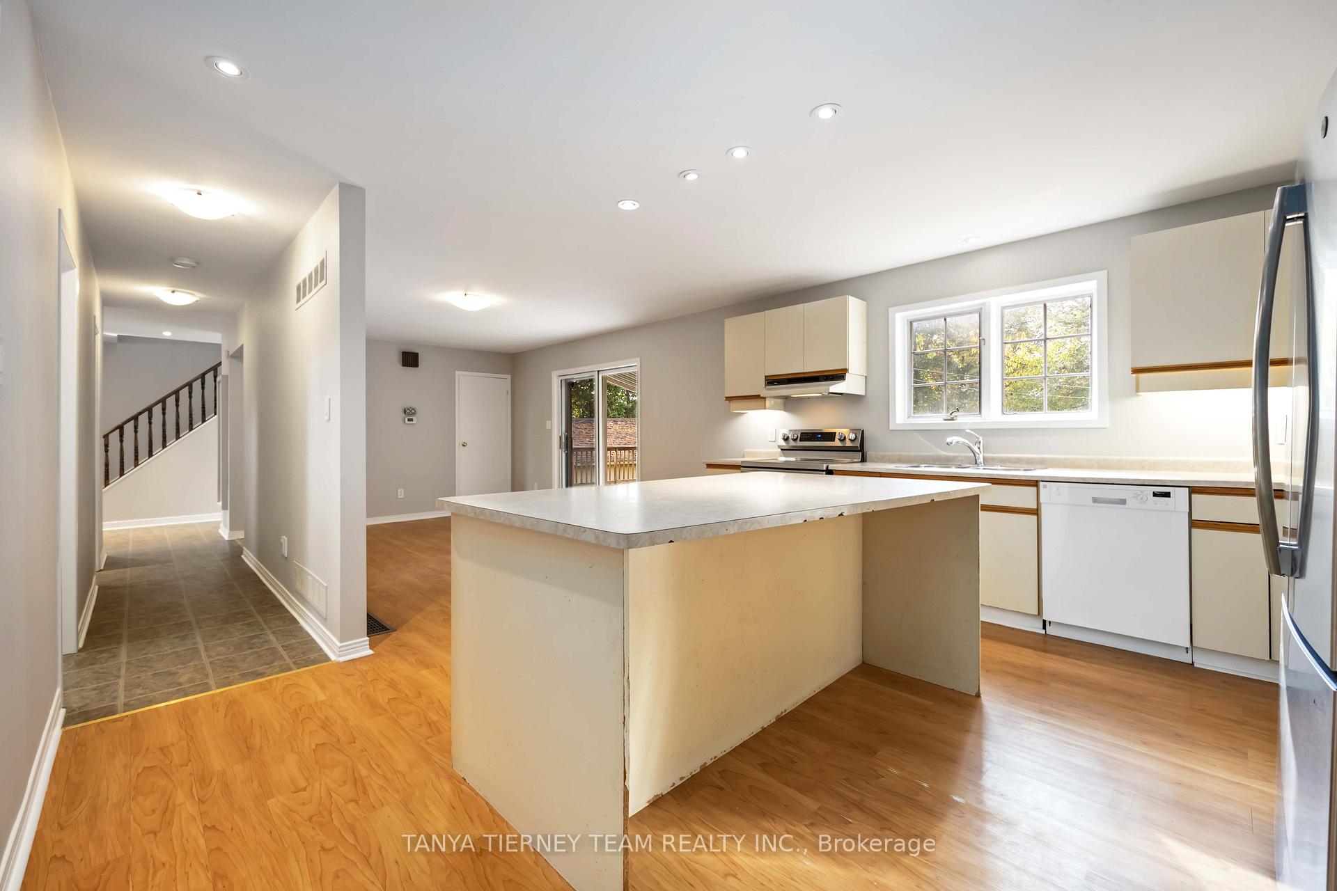 Photo 14 of 1862 Pinegrove Avenue, Pickering, Highbush — HOMEH