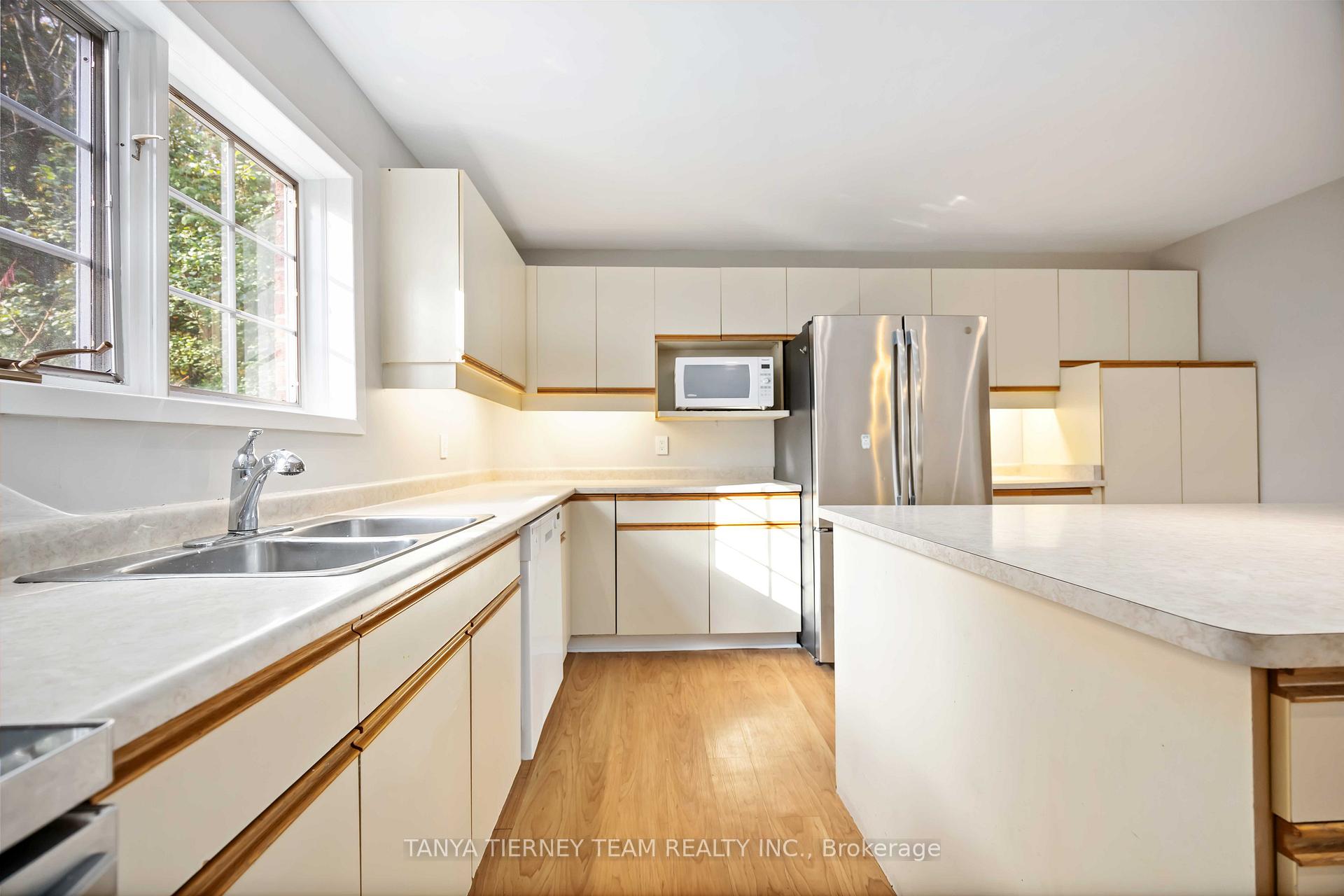 Photo 17 of 1862 Pinegrove Avenue, Pickering, Highbush — HOMEH