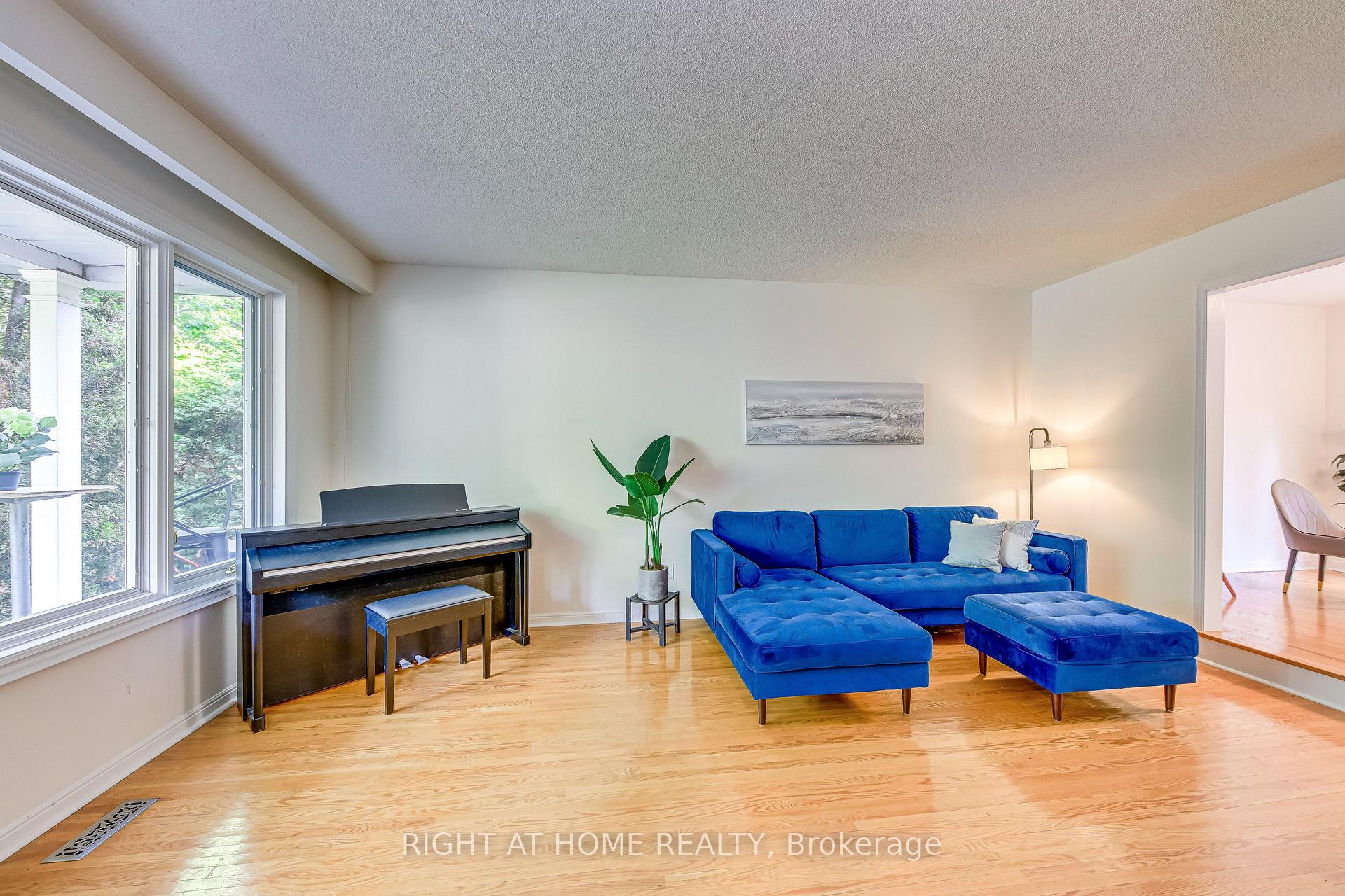 Photo 6 of 162 Digby Road, Oakville, Ford — HOMEH