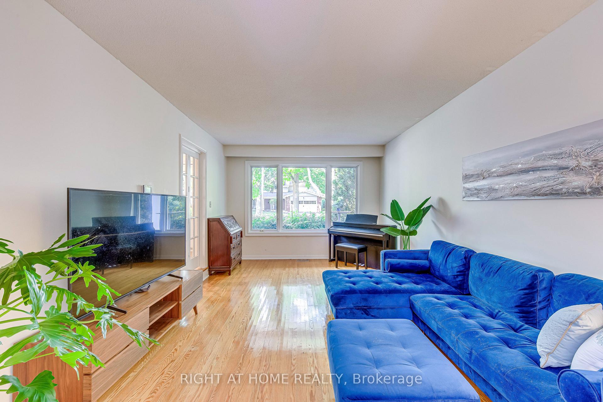 Photo 8 of 162 Digby Road, Oakville, Ford — HOMEH