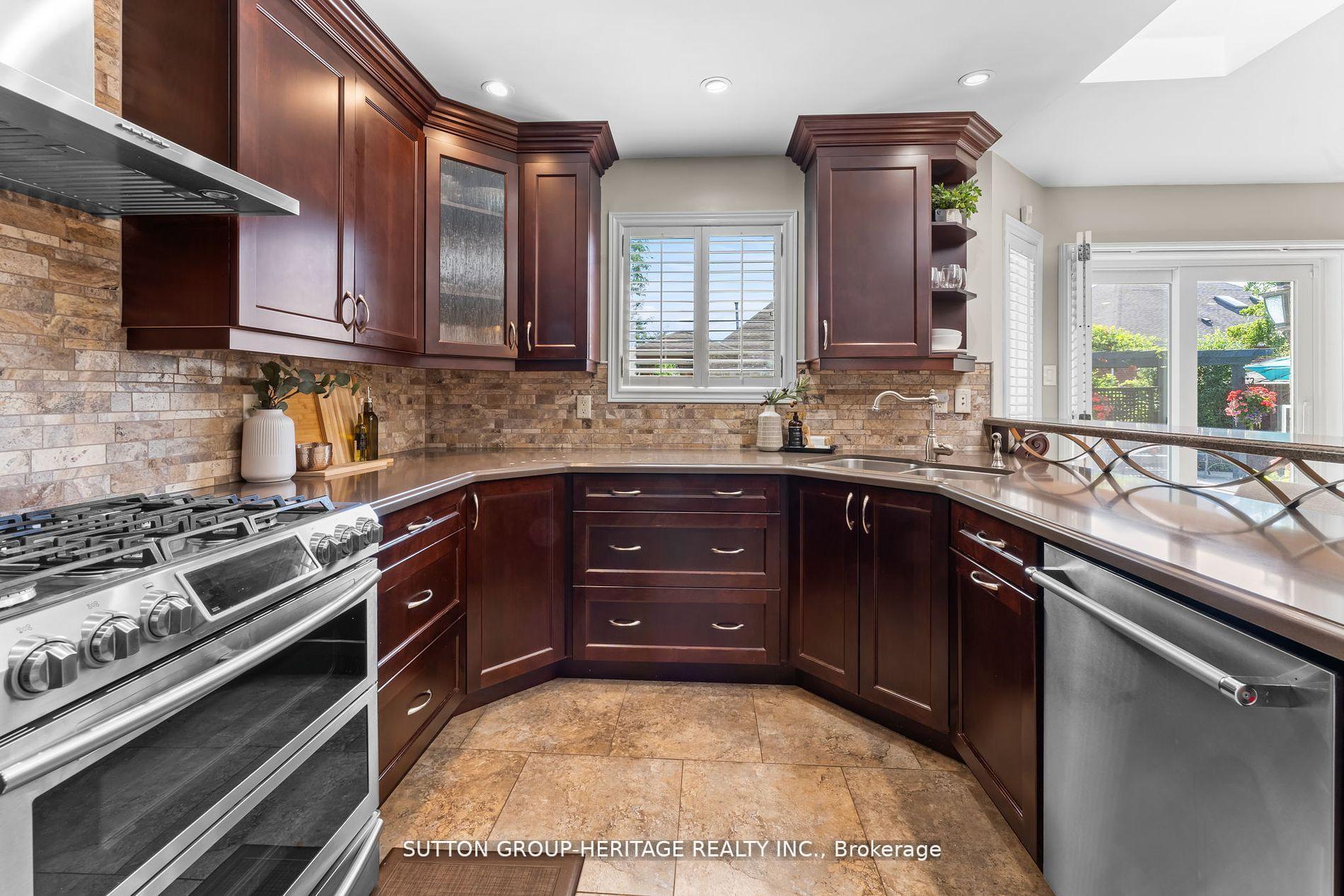Photo 15 of 2300 Abbott Crescent, Pickering, Brock Ridge — HOMEH