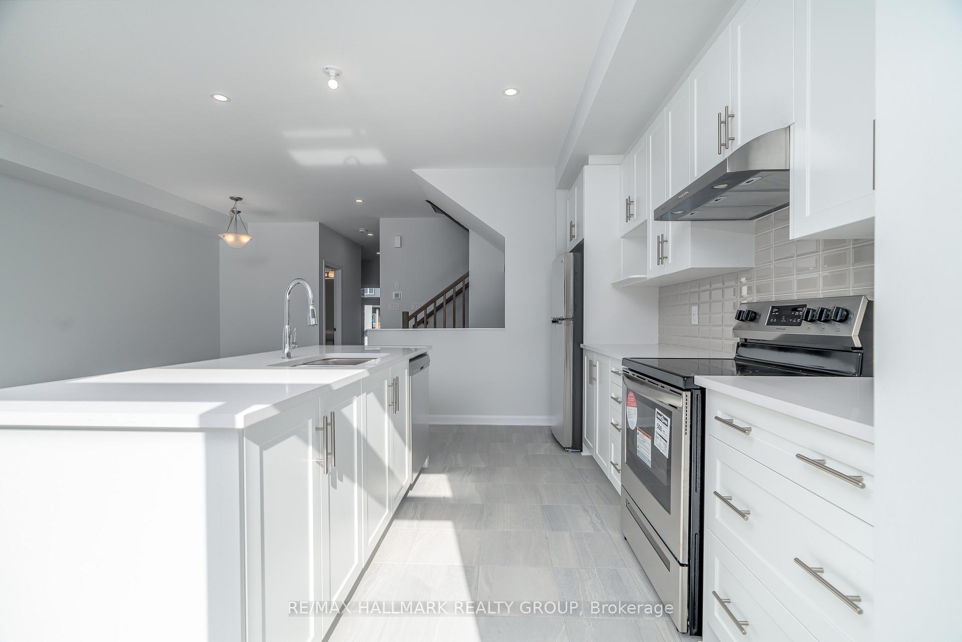 Photo 5 of 318 Blossom Pass Terrace, Ottawa, Avalon East — HOMEH