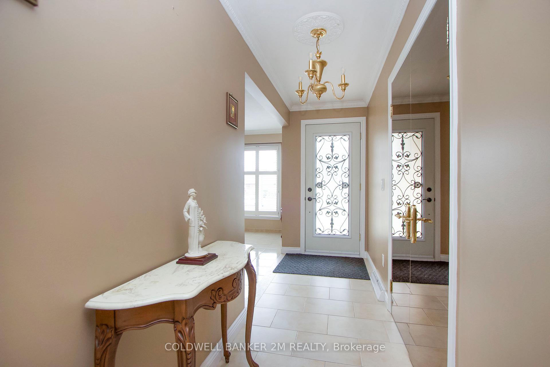 Photo 3 of 624 Gibbons Street, Oshawa, McLaughlin — HOMEH