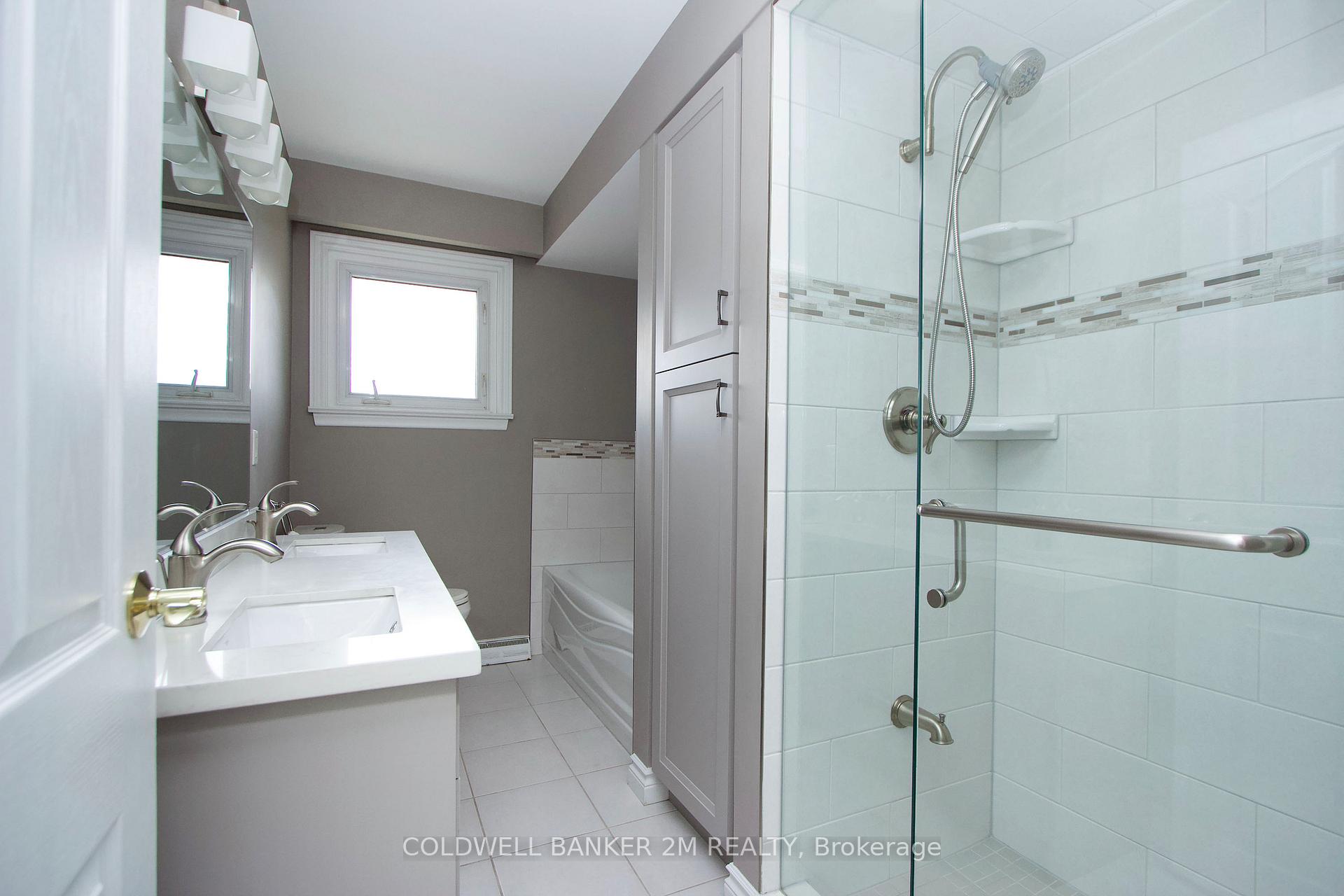 Photo 11 of 624 Gibbons Street, Oshawa, McLaughlin — HOMEH