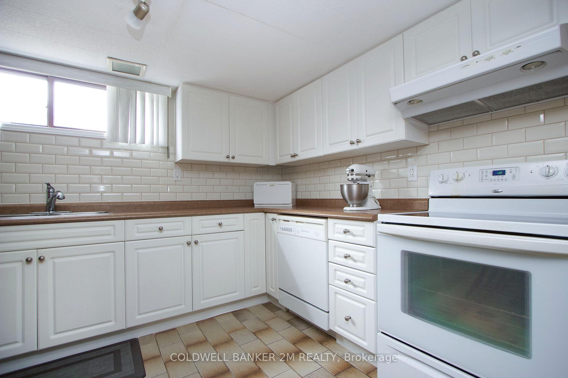 Photo 18 of 624 Gibbons Street, Oshawa, McLaughlin — HOMEH