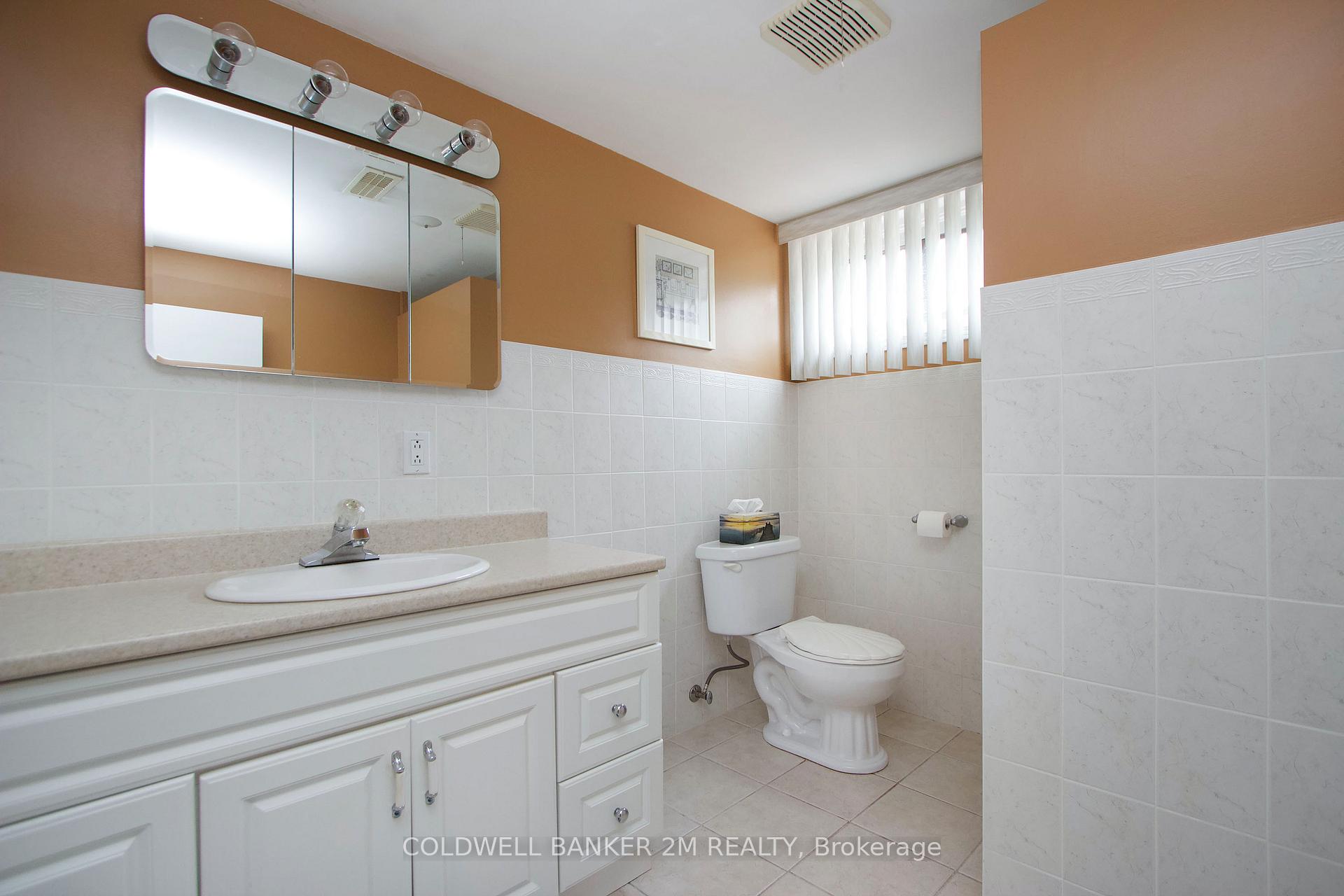 Photo 20 of 624 Gibbons Street, Oshawa, McLaughlin — HOMEH