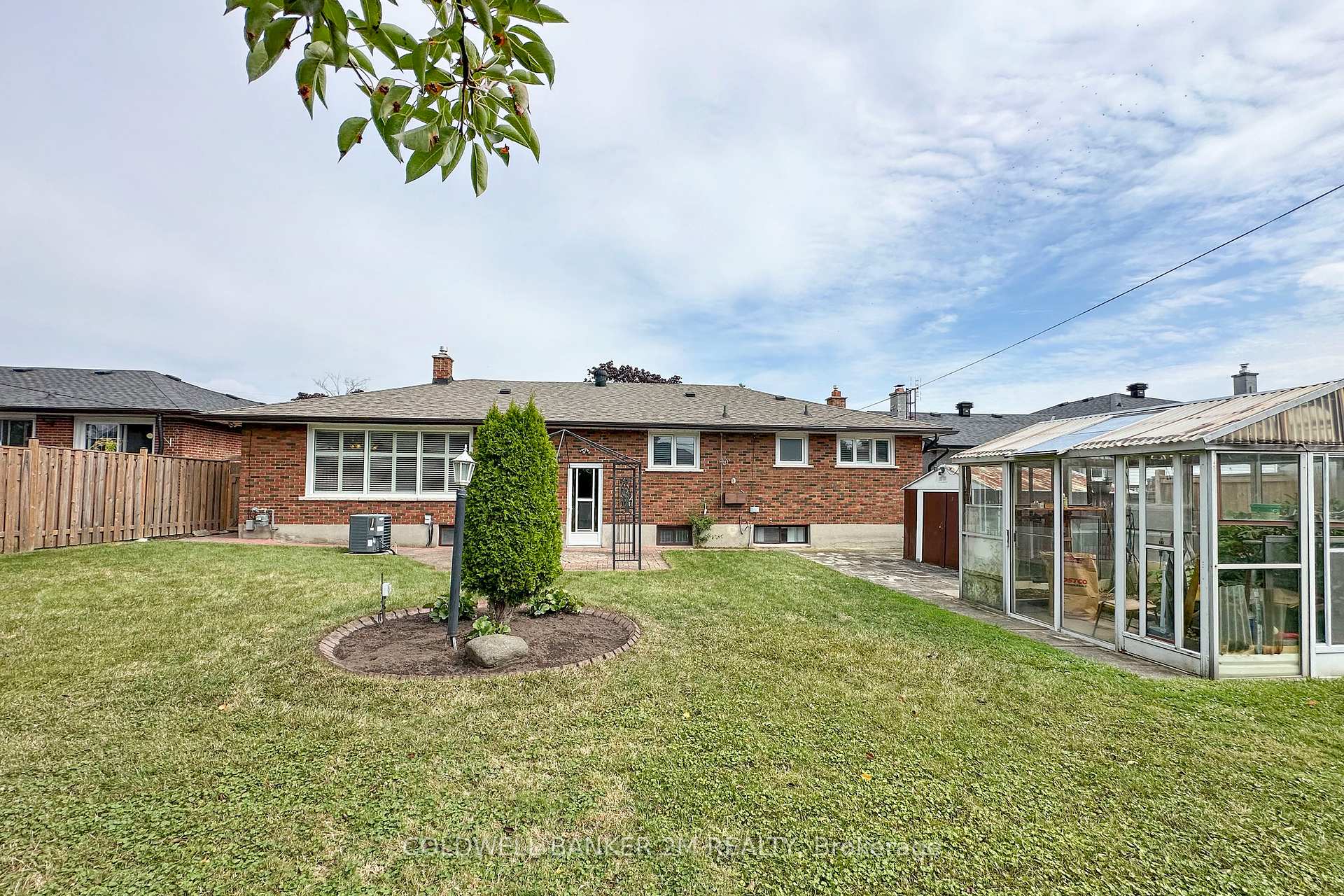 Photo 21 of 624 Gibbons Street, Oshawa, McLaughlin — HOMEH