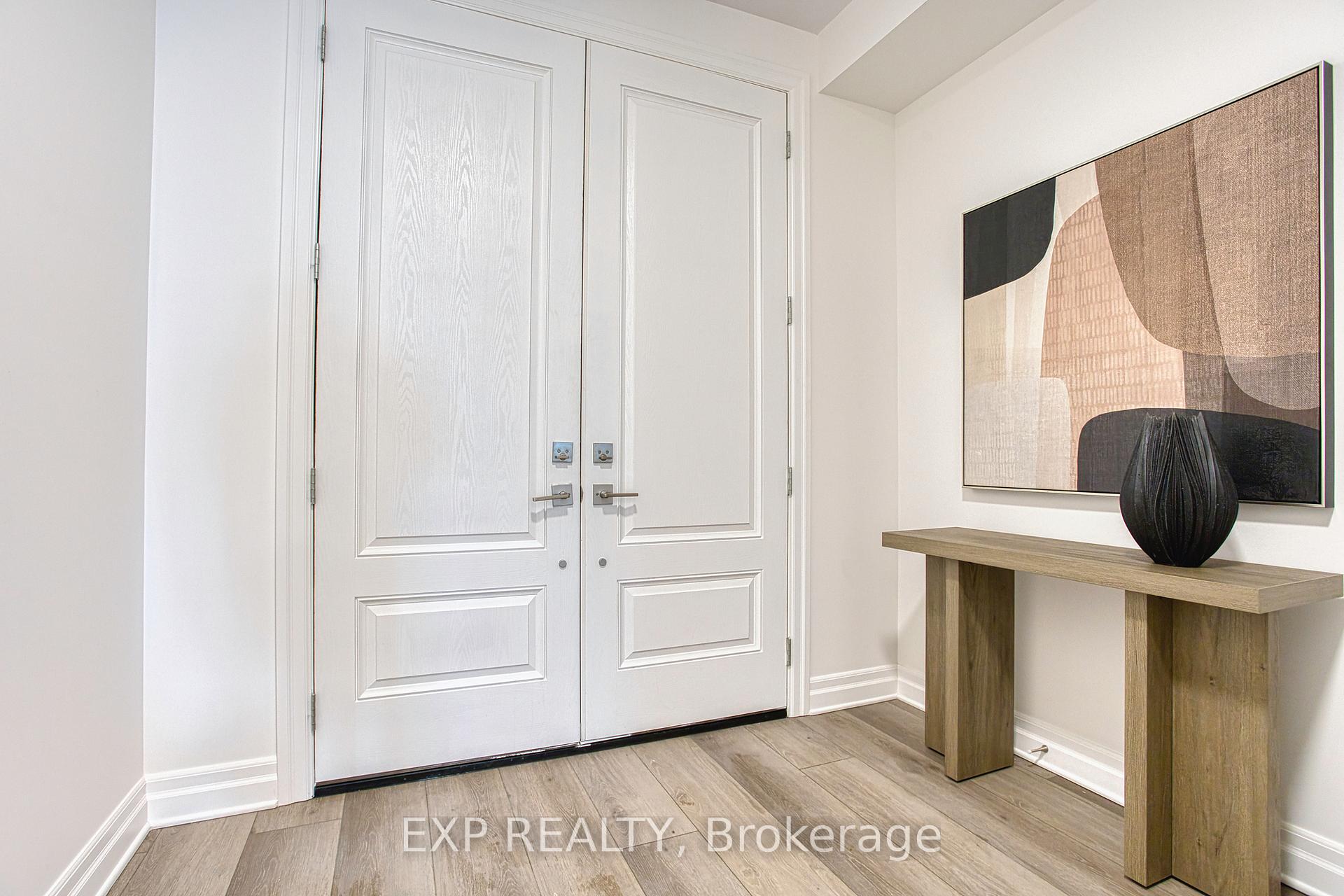 Photo 3 of 7487 Splendour Drive, Niagara Falls, Brown — HOMEH