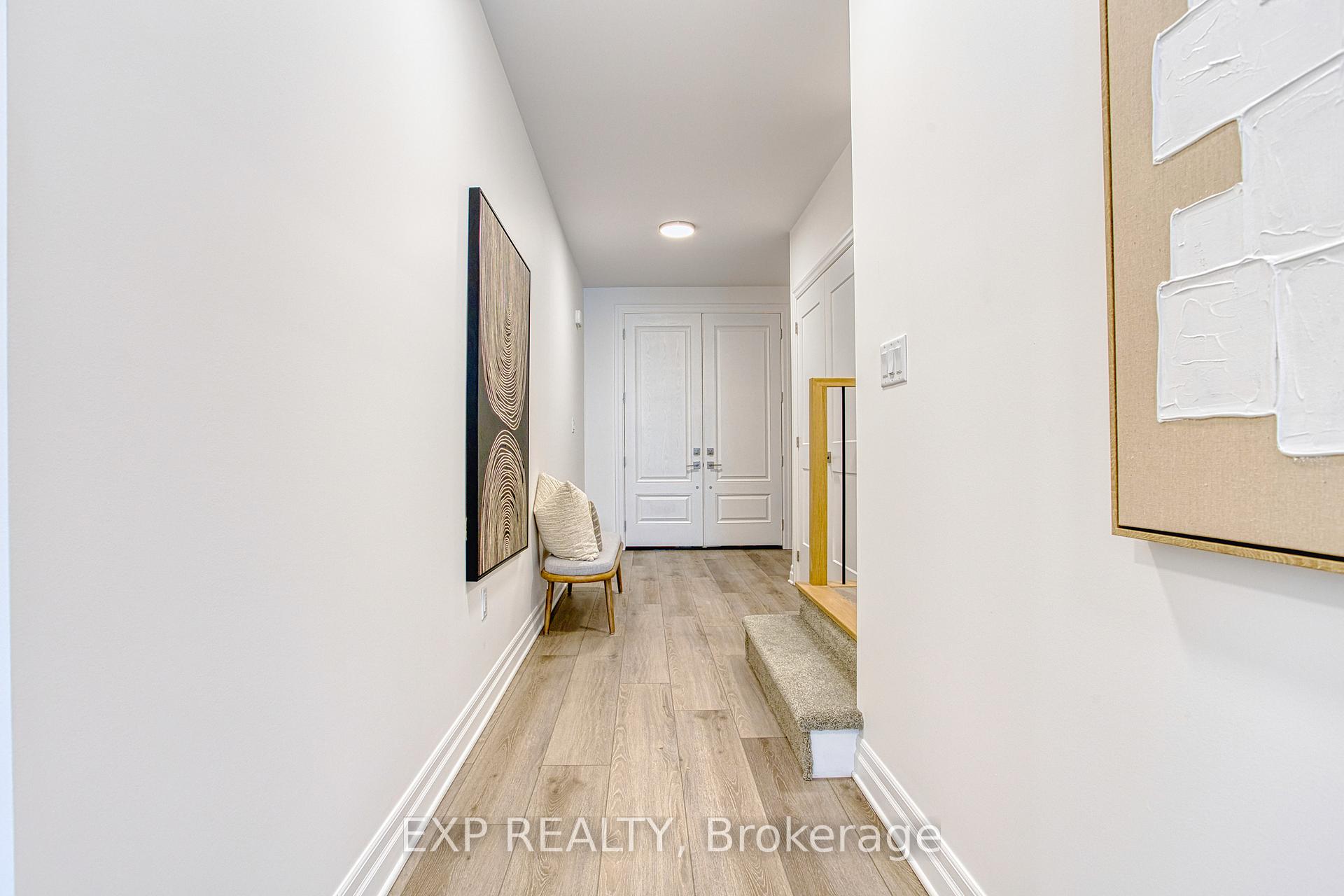 Photo 5 of 7487 Splendour Drive, Niagara Falls, Brown — HOMEH