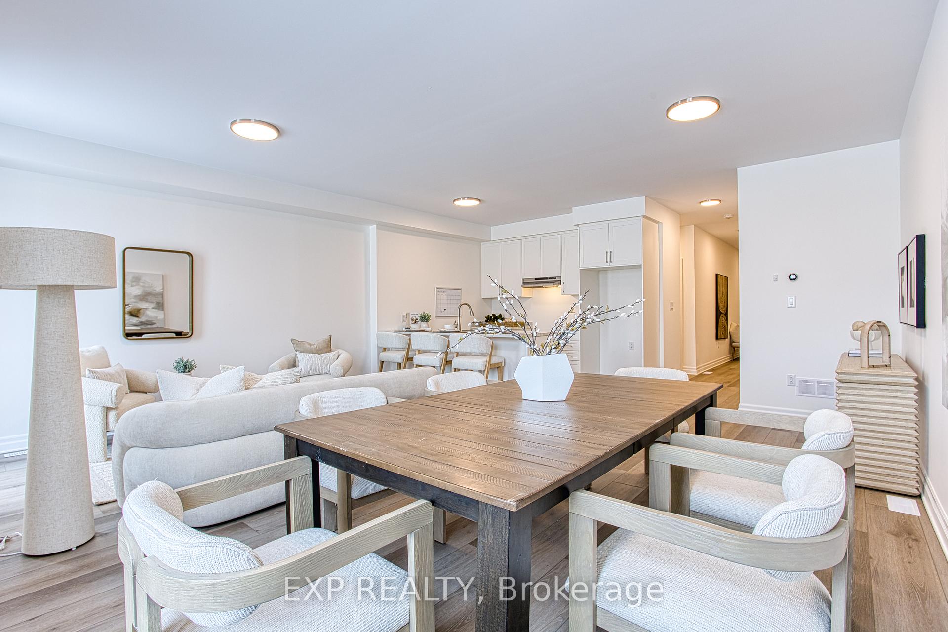 Photo 14 of 7487 Splendour Drive, Niagara Falls, Brown — HOMEH