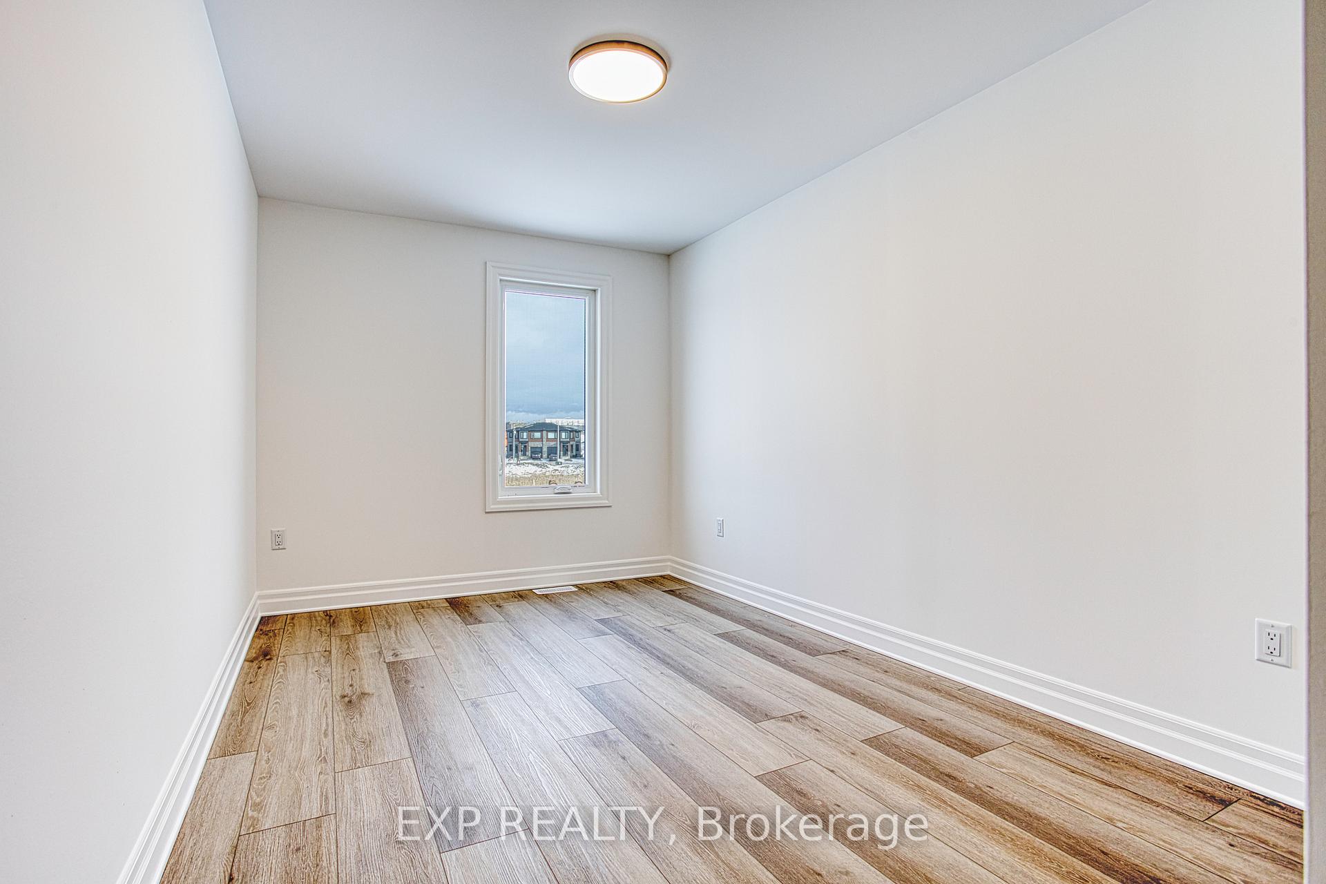 Photo 18 of 7487 Splendour Drive, Niagara Falls, Brown — HOMEH