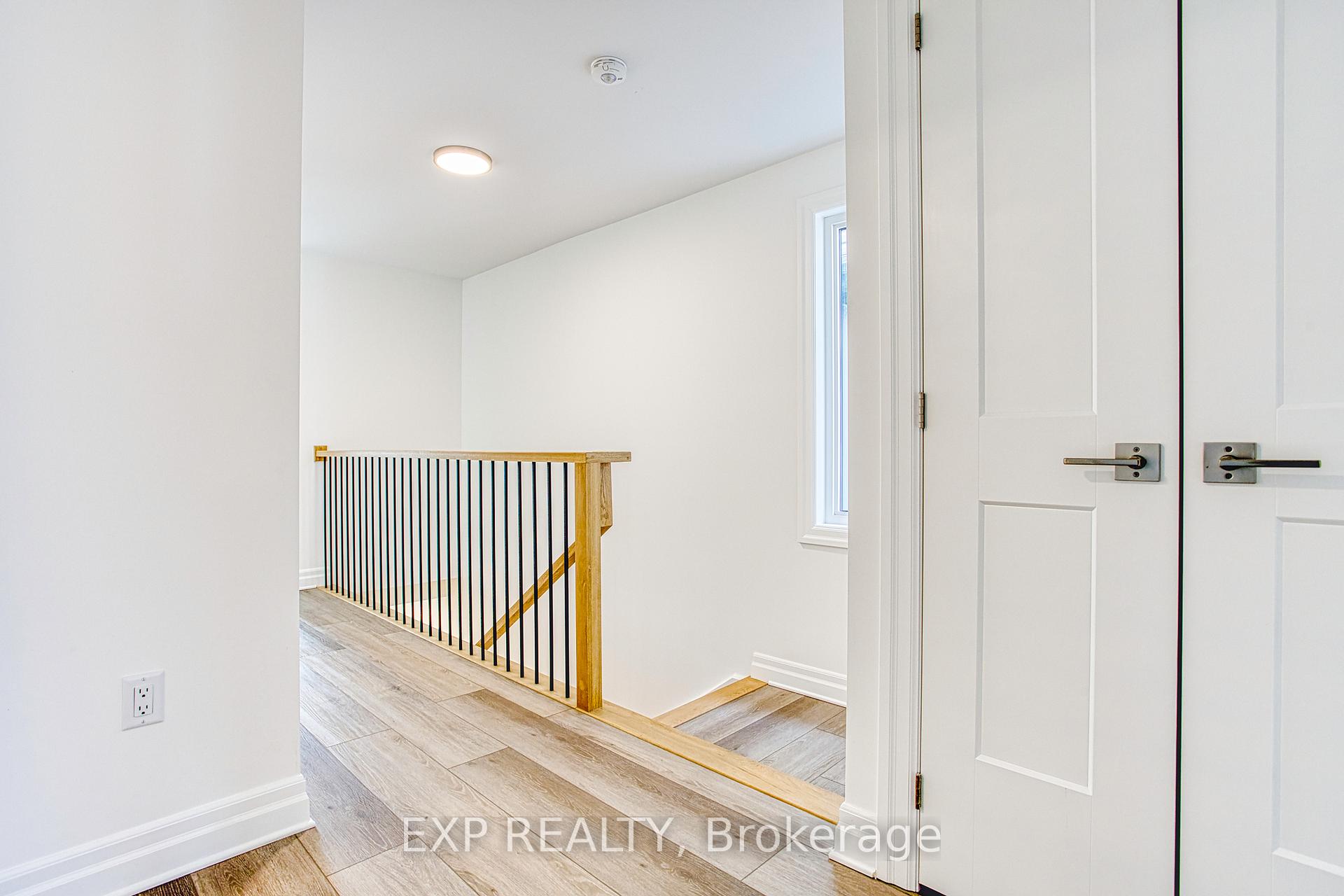 Photo 19 of 7487 Splendour Drive, Niagara Falls, Brown — HOMEH