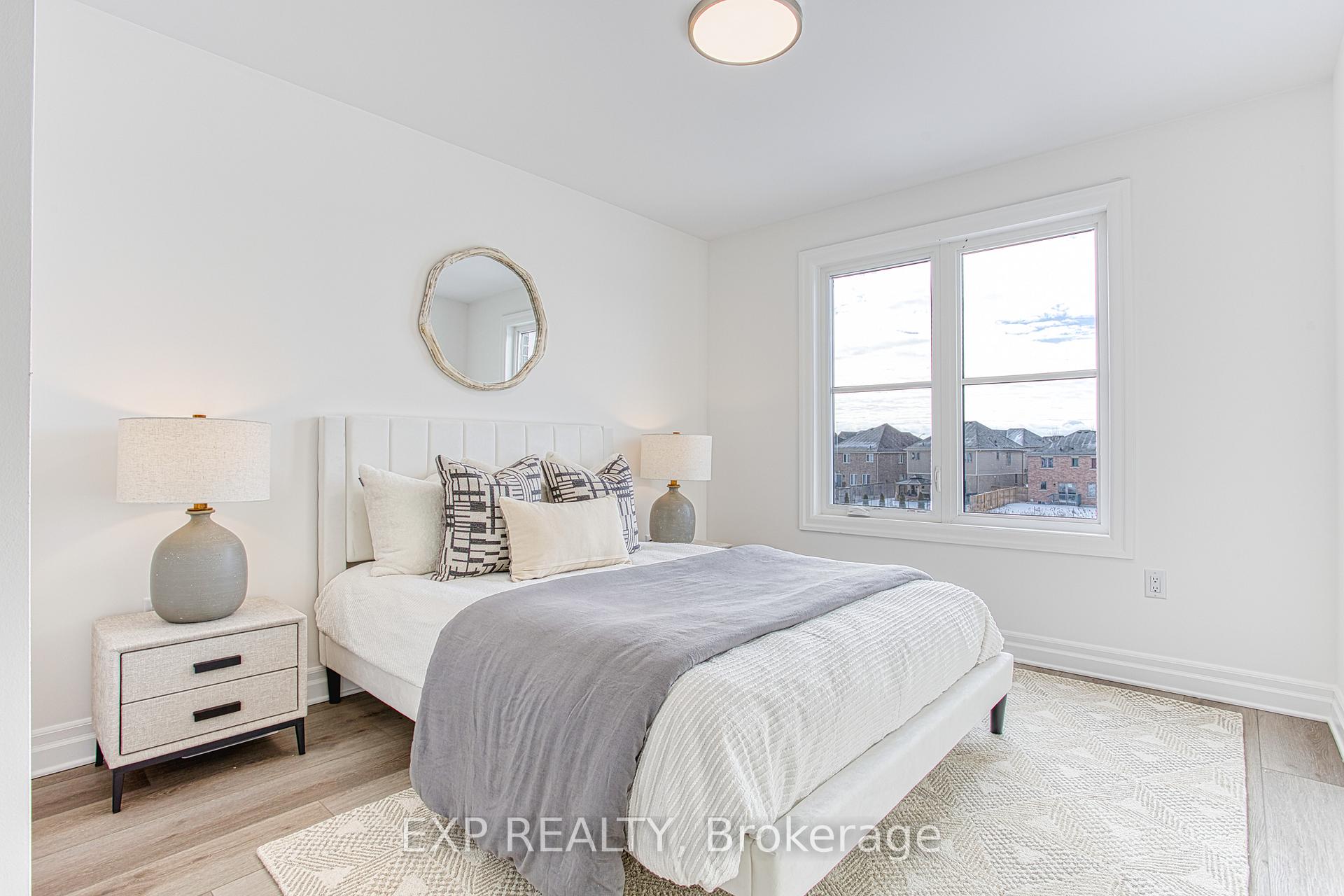 Photo 22 of 7487 Splendour Drive, Niagara Falls, Brown — HOMEH