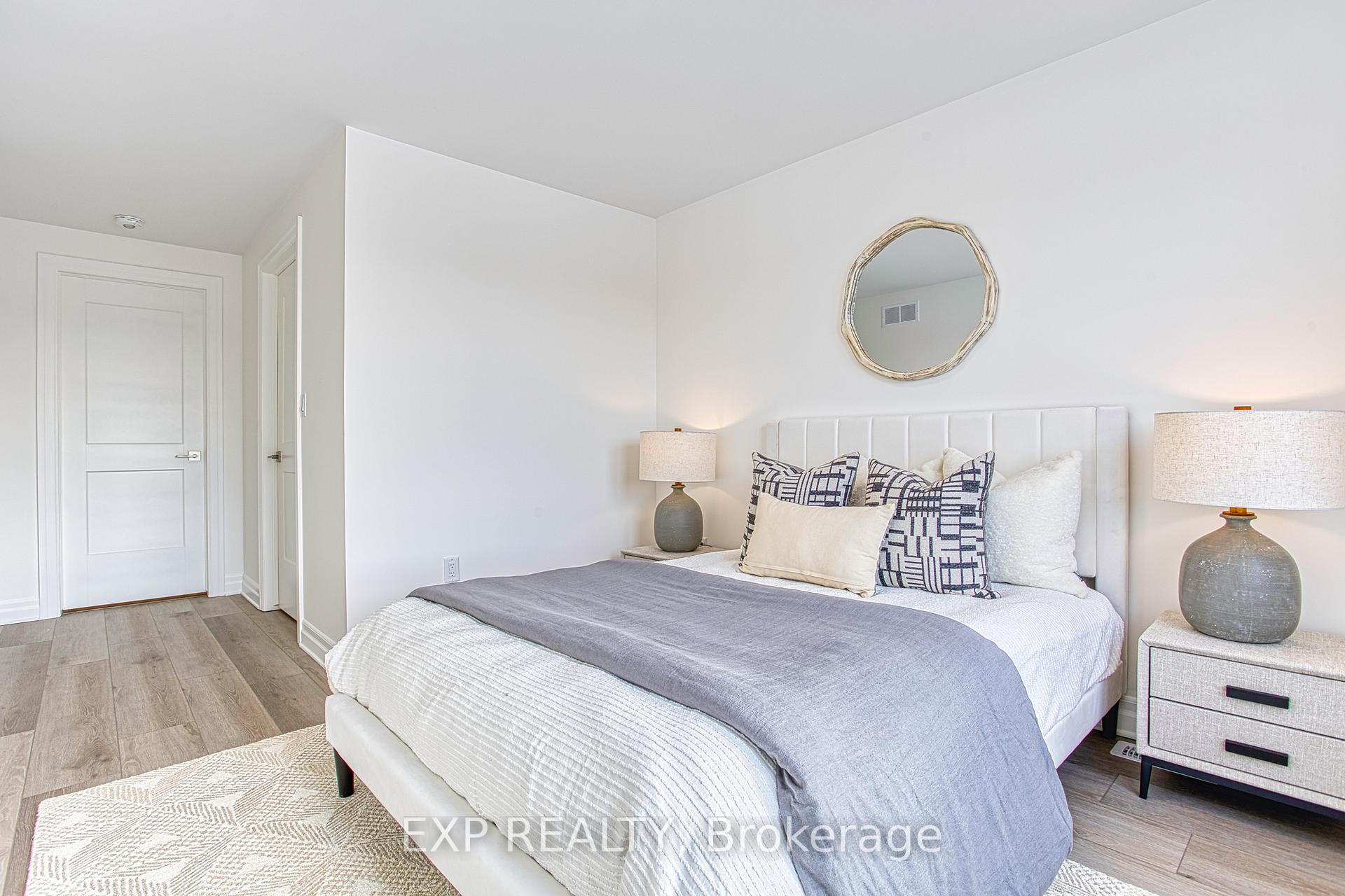 Photo 23 of 7487 Splendour Drive, Niagara Falls, Brown — HOMEH