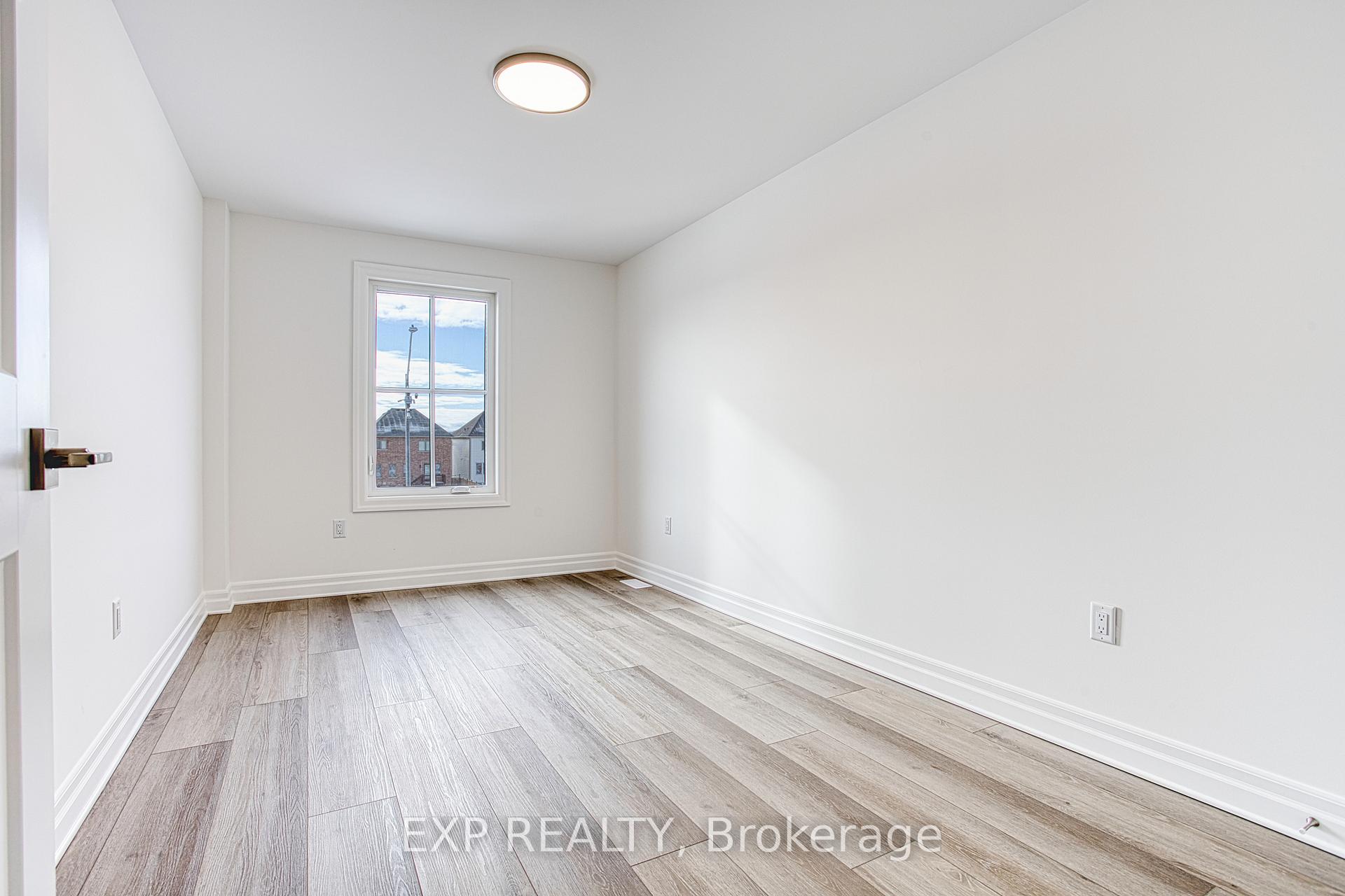 Photo 25 of 7487 Splendour Drive, Niagara Falls, Brown — HOMEH