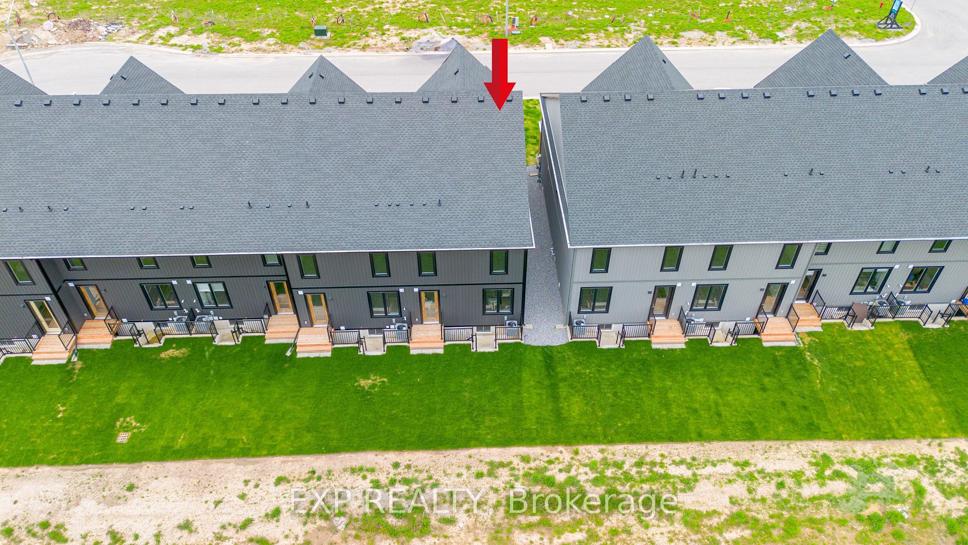 Photo 28 of 7487 Splendour Drive, Niagara Falls, Brown — HOMEH