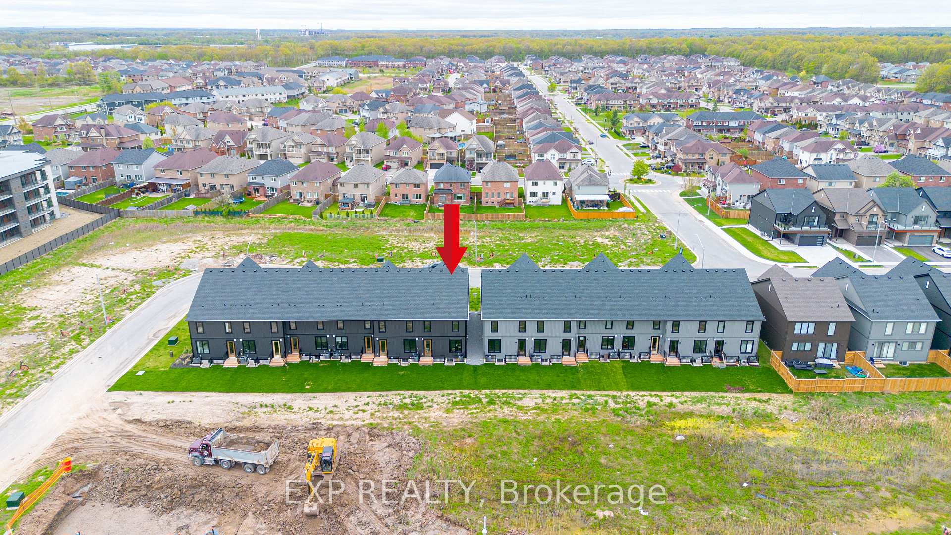 Photo 31 of 7487 Splendour Drive, Niagara Falls, Brown — HOMEH