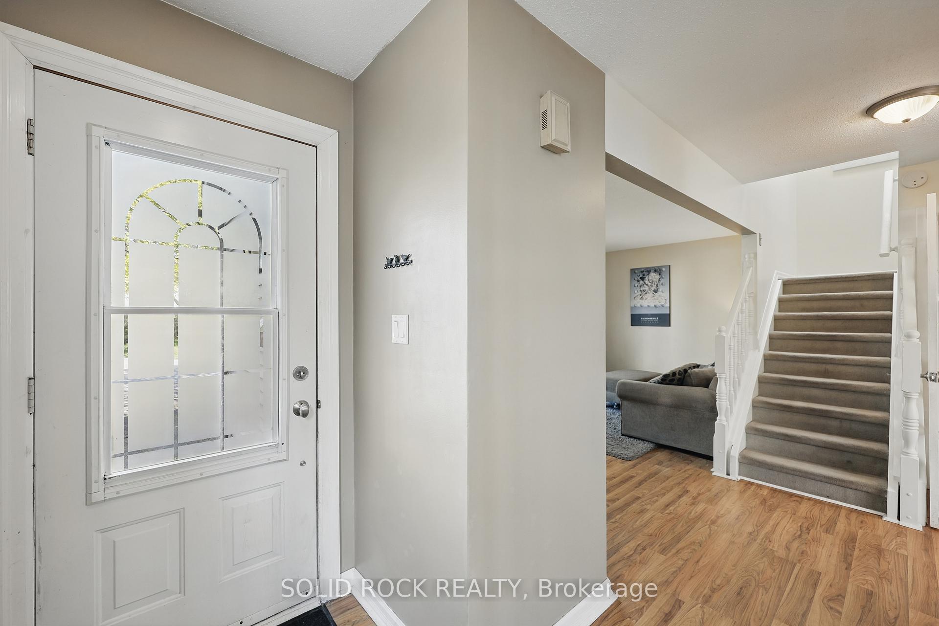 Photo 3 of 854 Borland Drive, Ottawa, Chatelaine Village — HOMEH