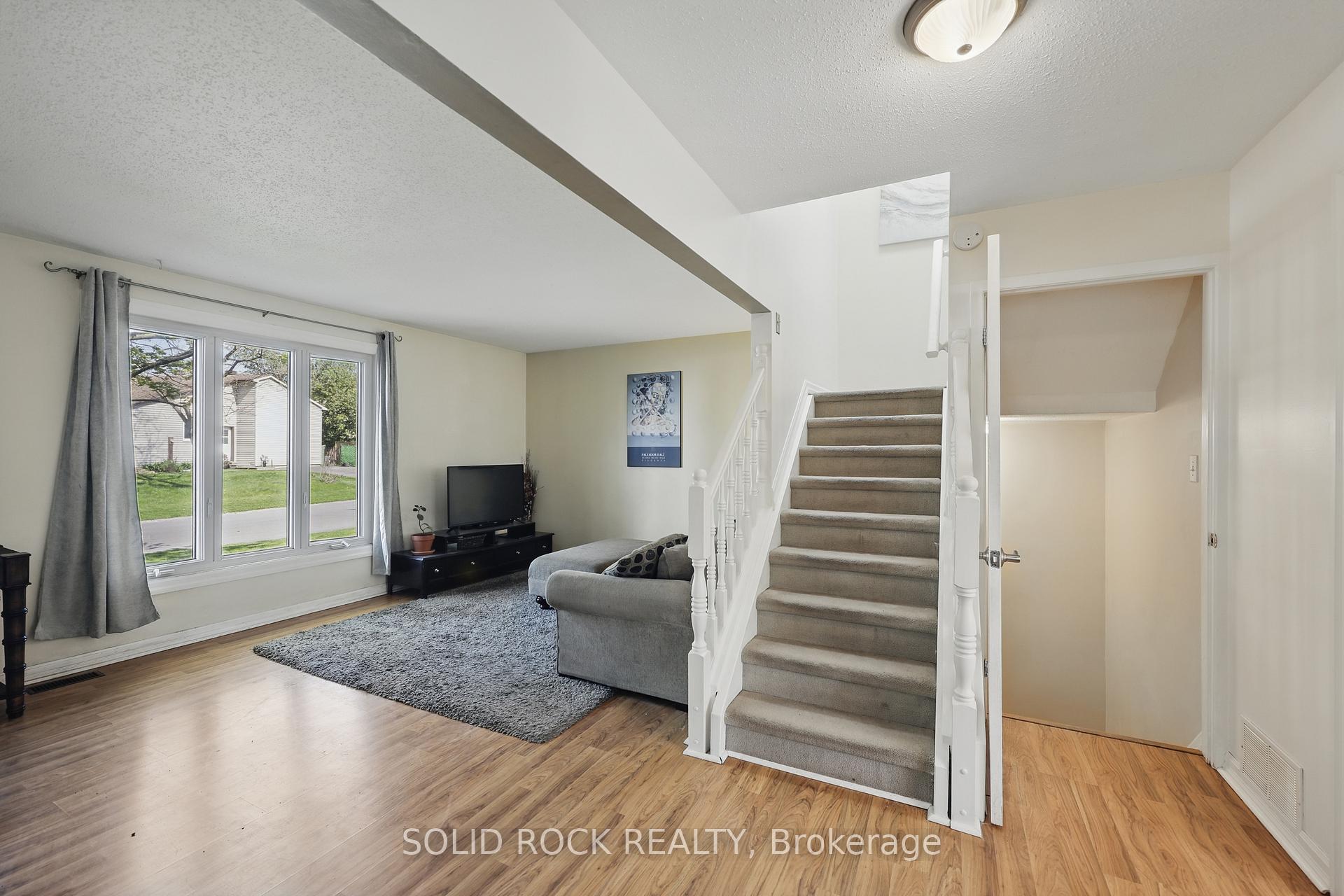Photo 7 of 854 Borland Drive, Ottawa, Chatelaine Village — HOMEH