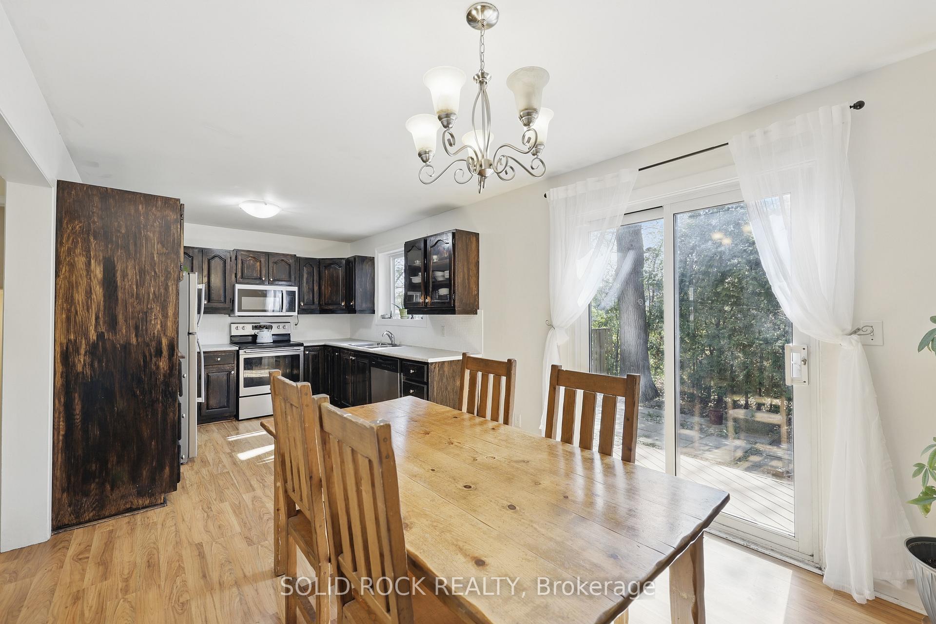 Photo 8 of 854 Borland Drive, Ottawa, Chatelaine Village — HOMEH