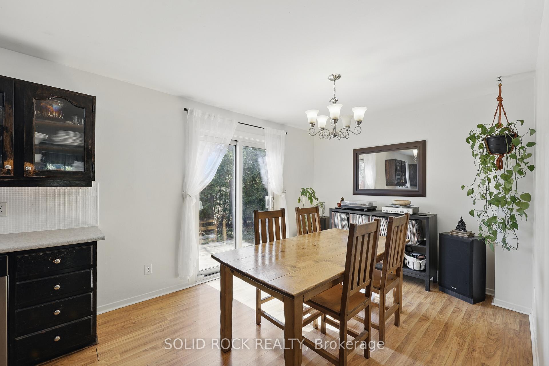 Photo 9 of 854 Borland Drive, Ottawa, Chatelaine Village — HOMEH