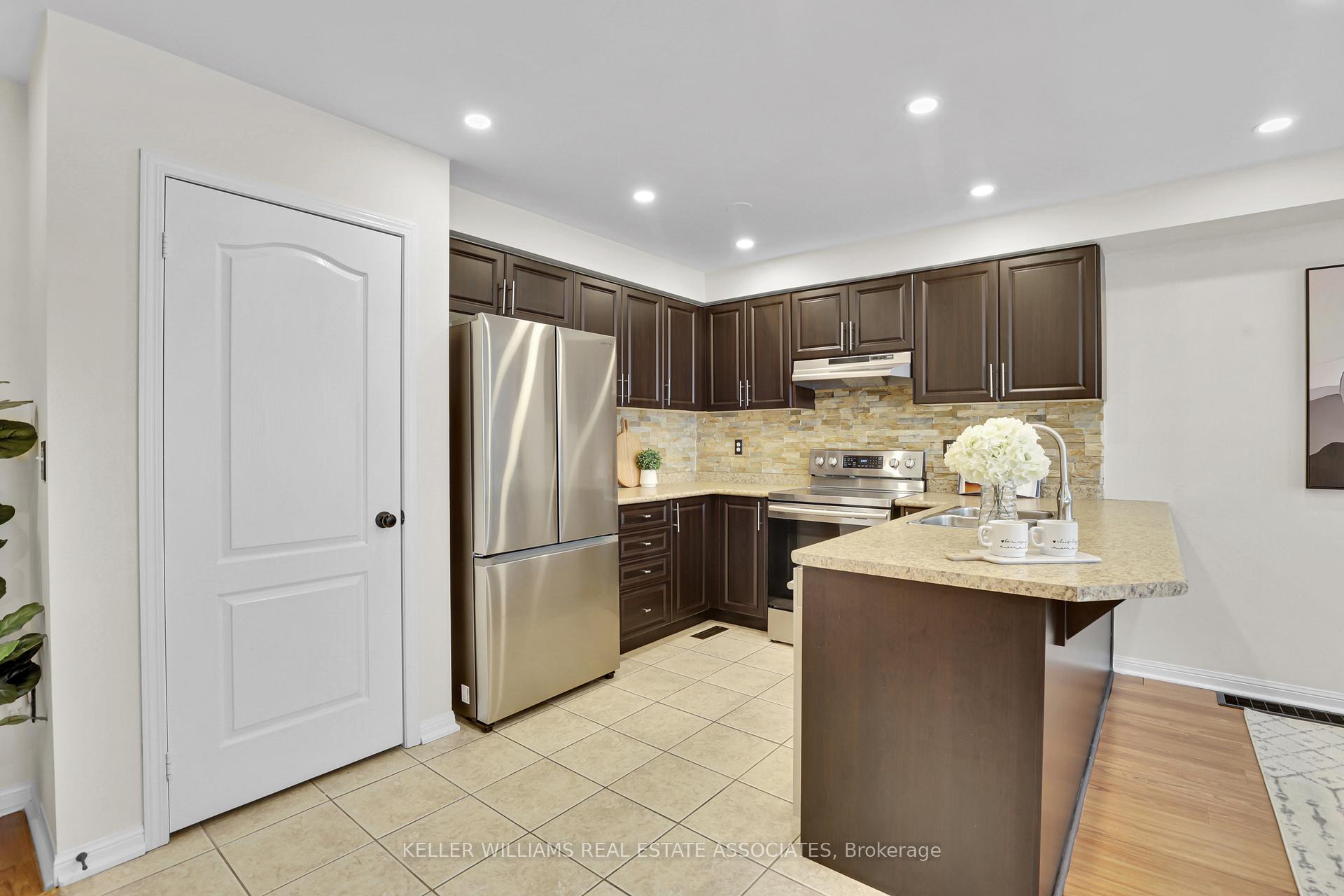 Photo 6 of Unit 104, 620 Ferguson Drive, Milton, Beaty — HOMEH