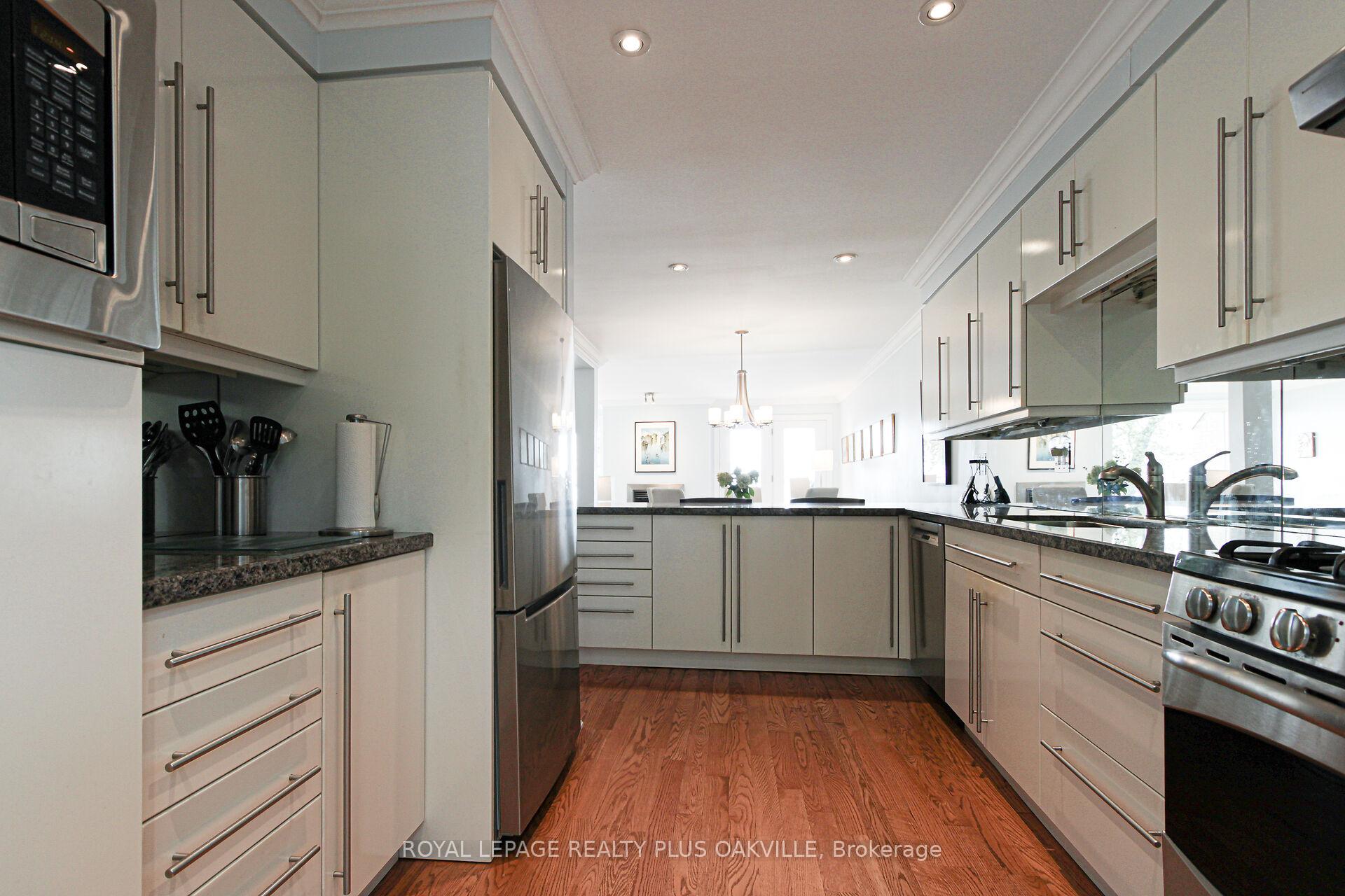 Photo 12 of 2060 Water'S Edge Drive, Oakville, Bronte — HOMEH