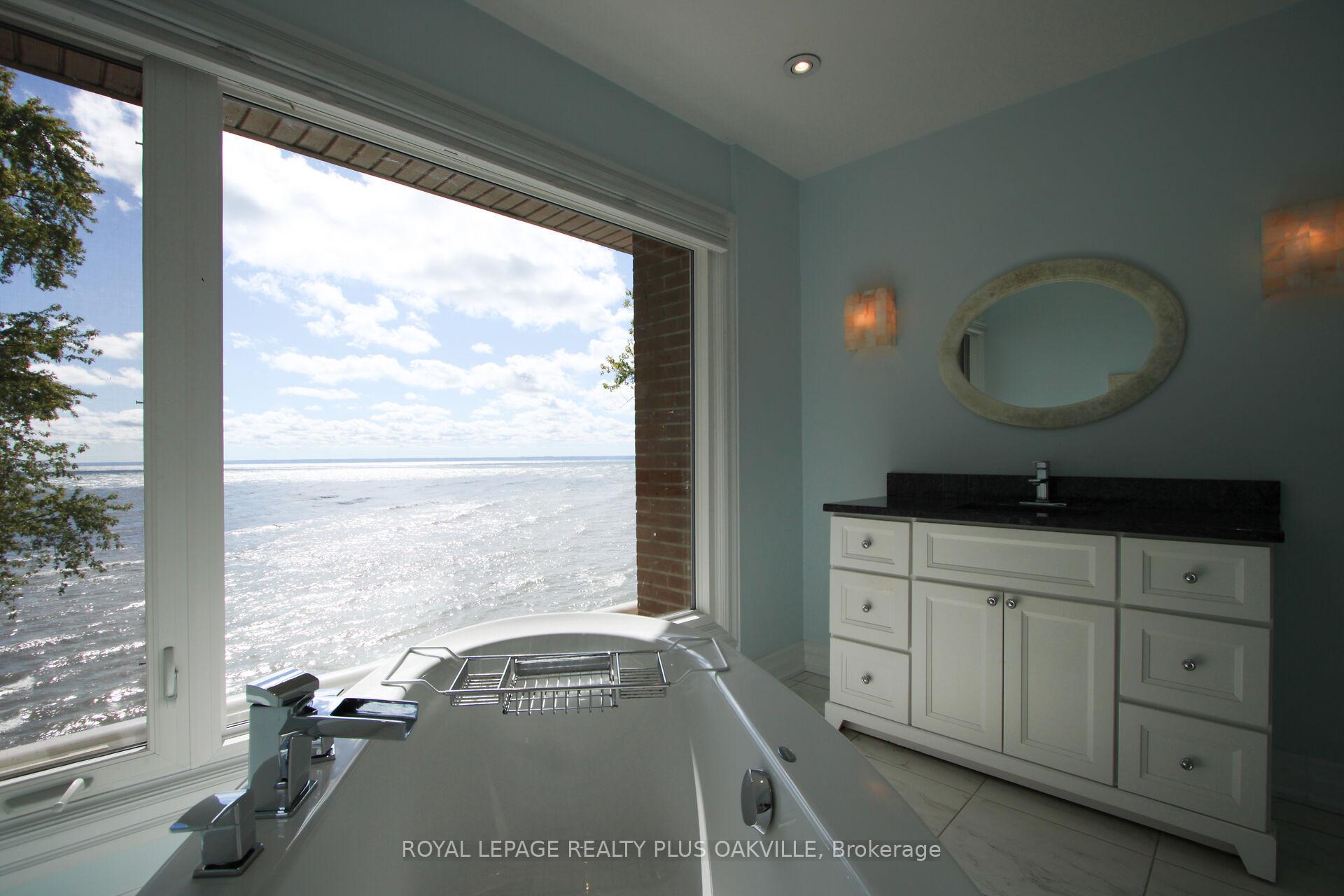 Photo 18 of 2060 Water'S Edge Drive, Oakville, Bronte — HOMEH